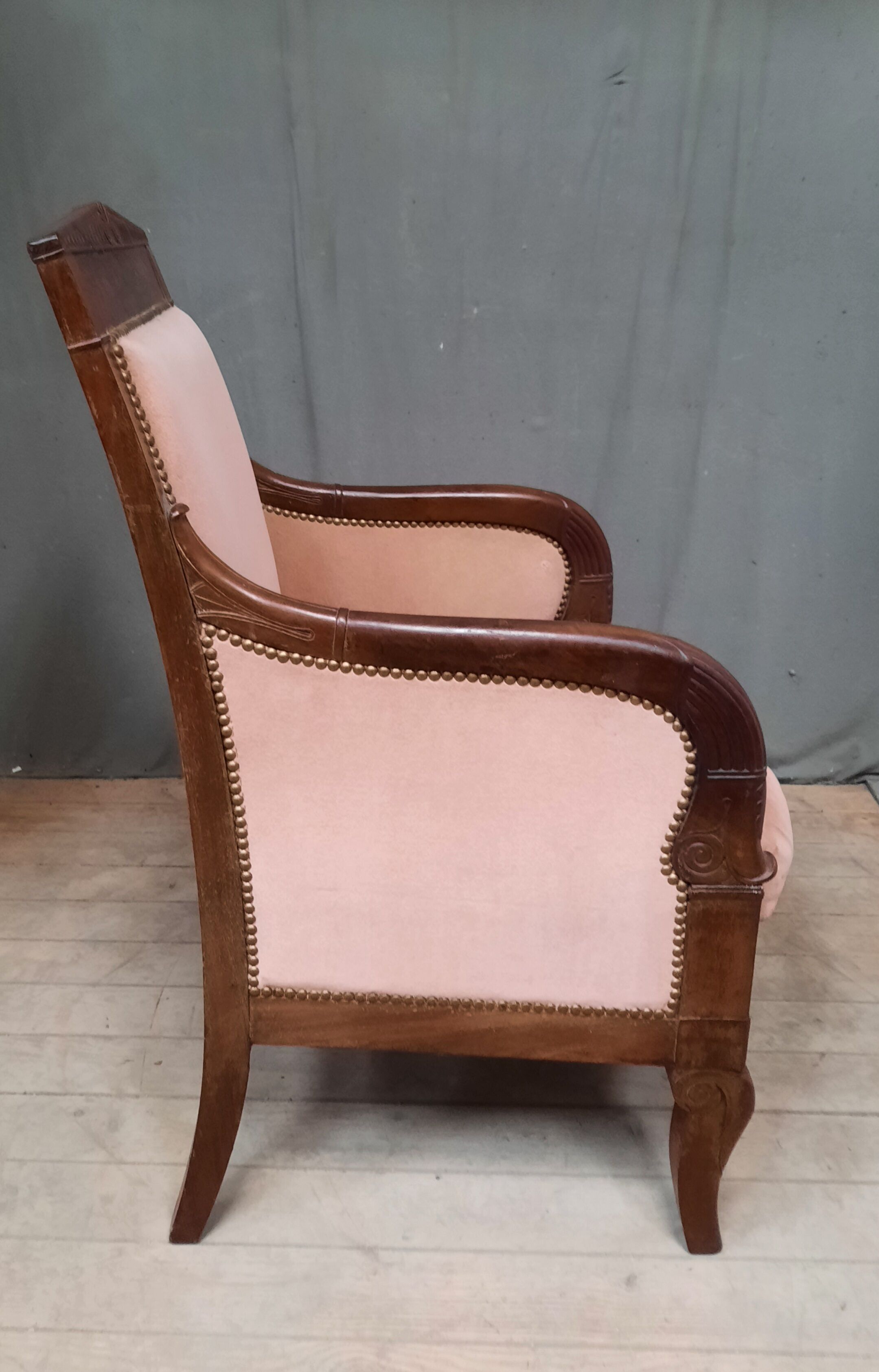 Shepherdess nineteenth in mahogany