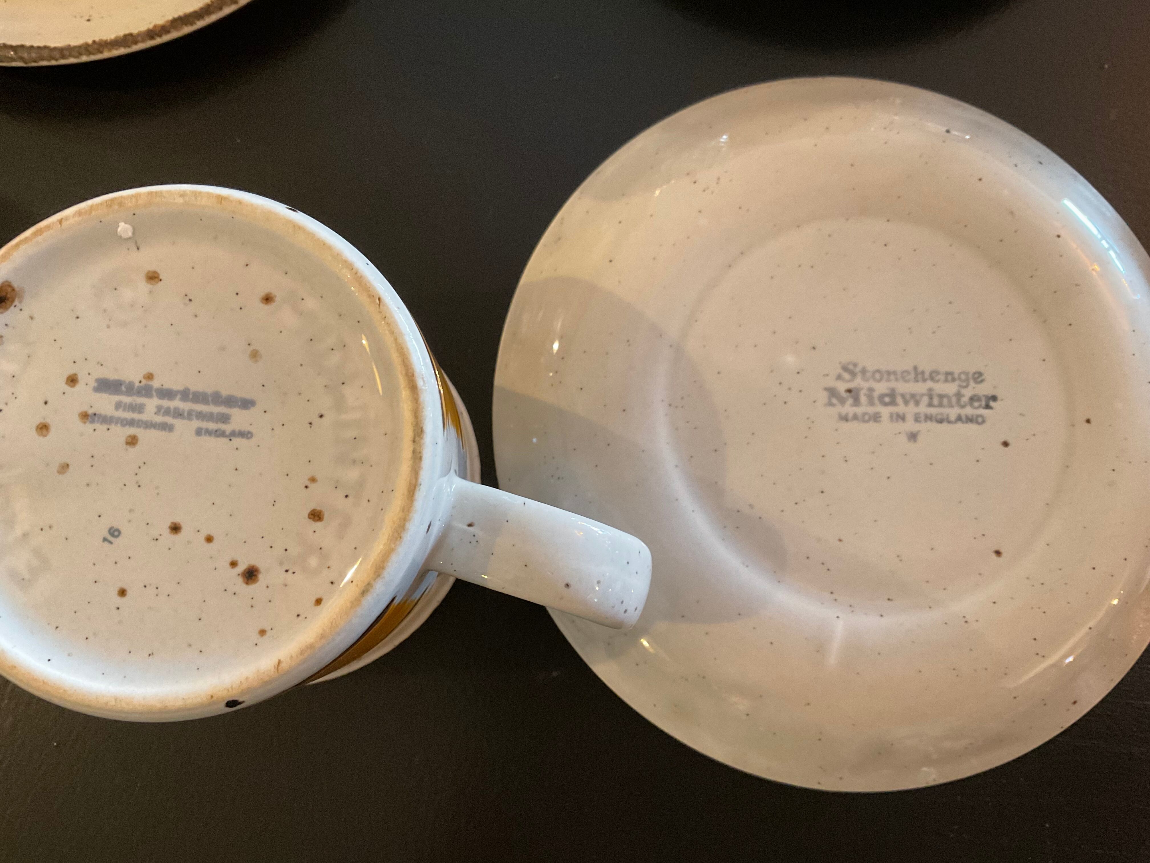 6 tasses et 6 sous tasses Stonehenge