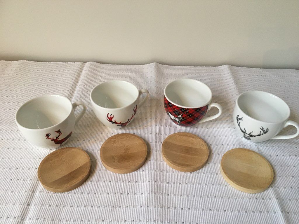 Lot of 4 cups deer pattern