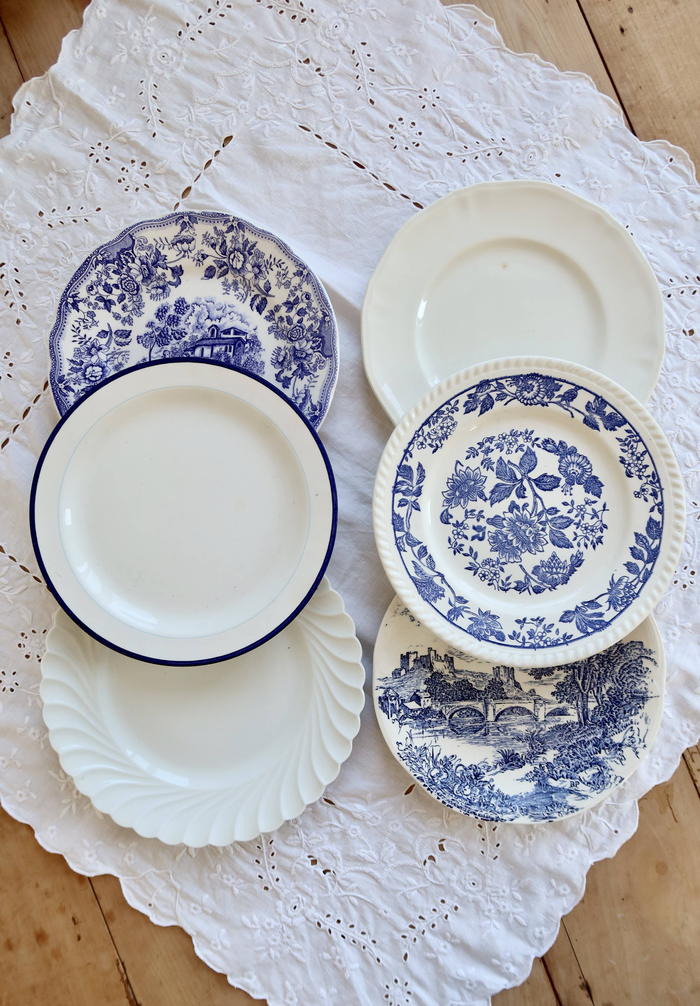 6 mismatched vintage blue and white dinner plates – Earthenware and porcelain