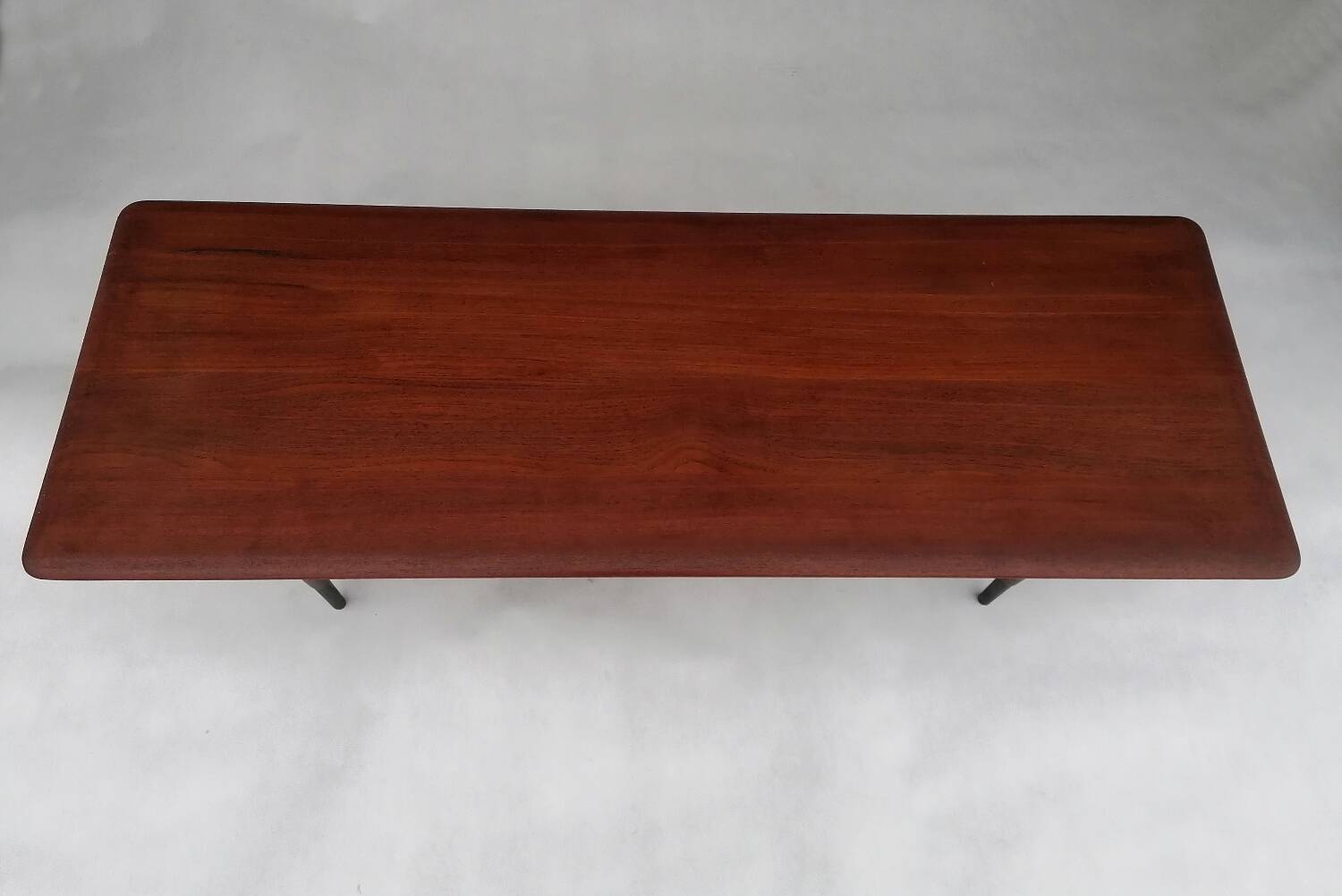 Table basse en teck par Peter Hvidt & Orla Molgaard pour France & Son