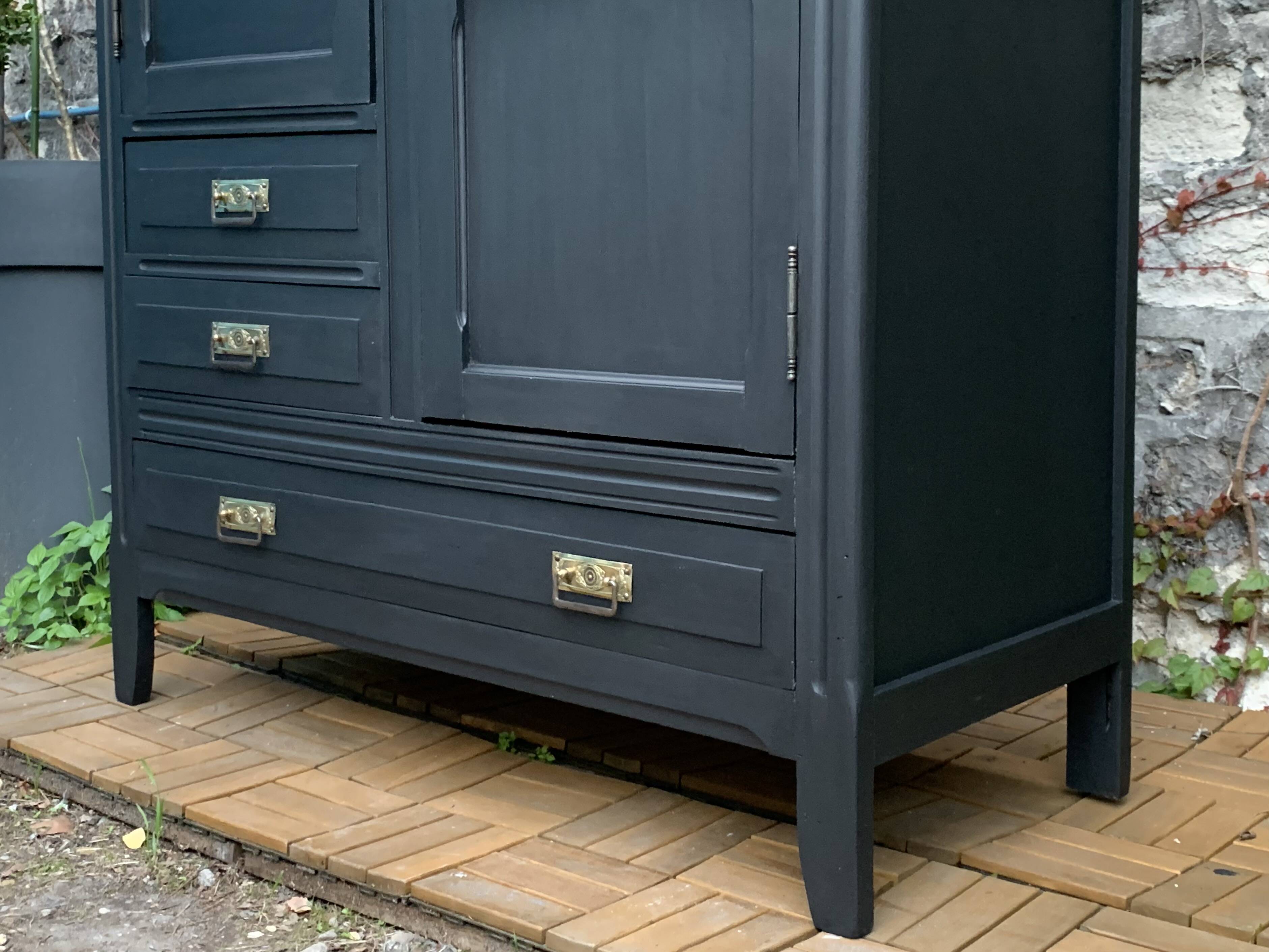 Parisian glazed hotel wardrobe 1930