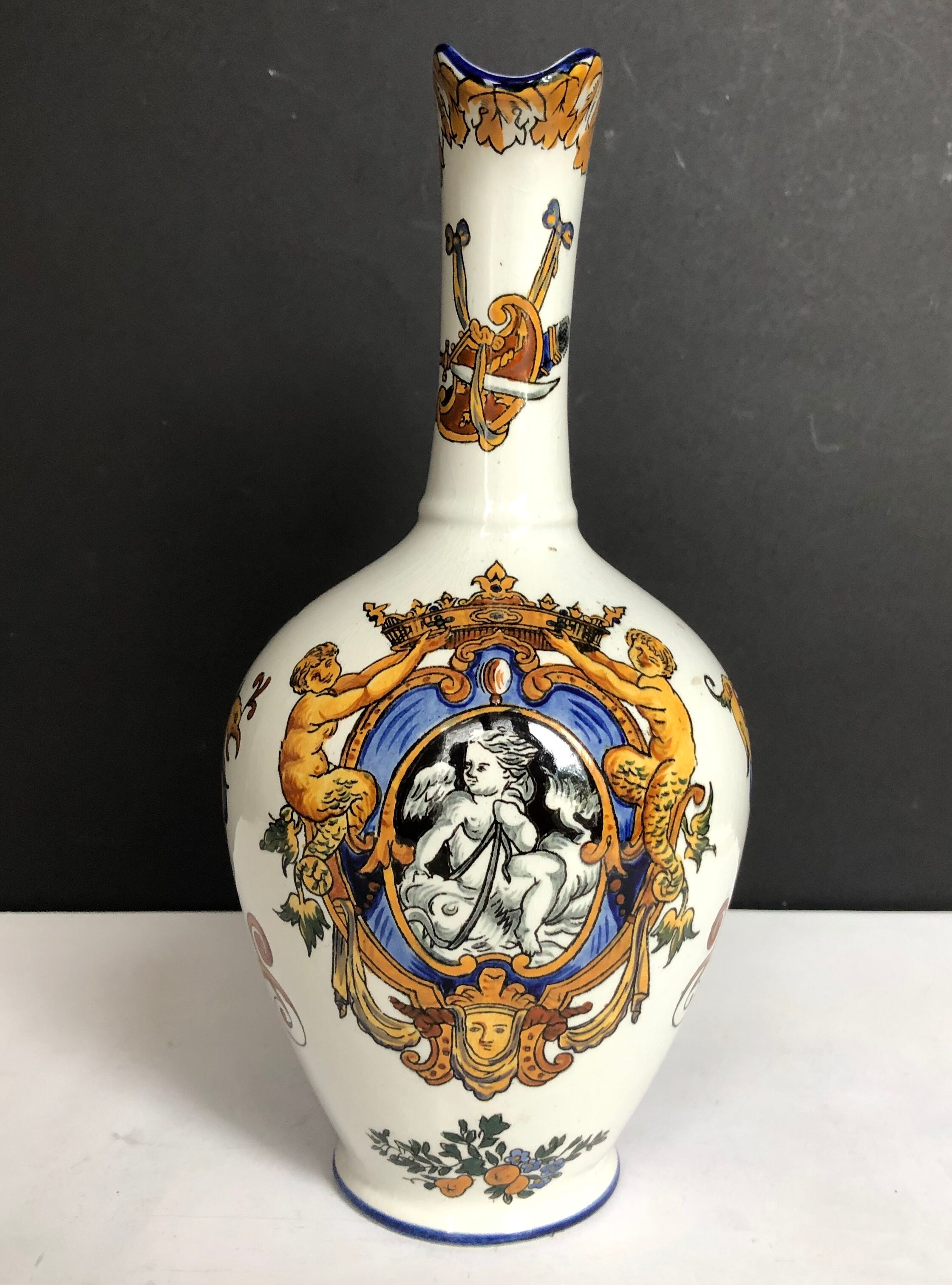 Pichet en faïence de Gien