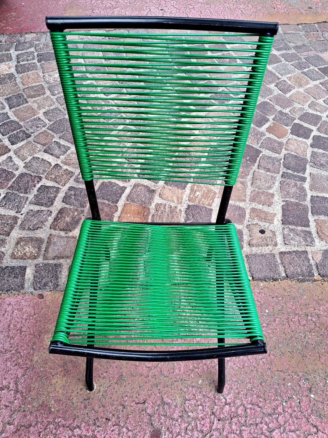 2 chaises scoubidou design André Monpoix, vintage séventies