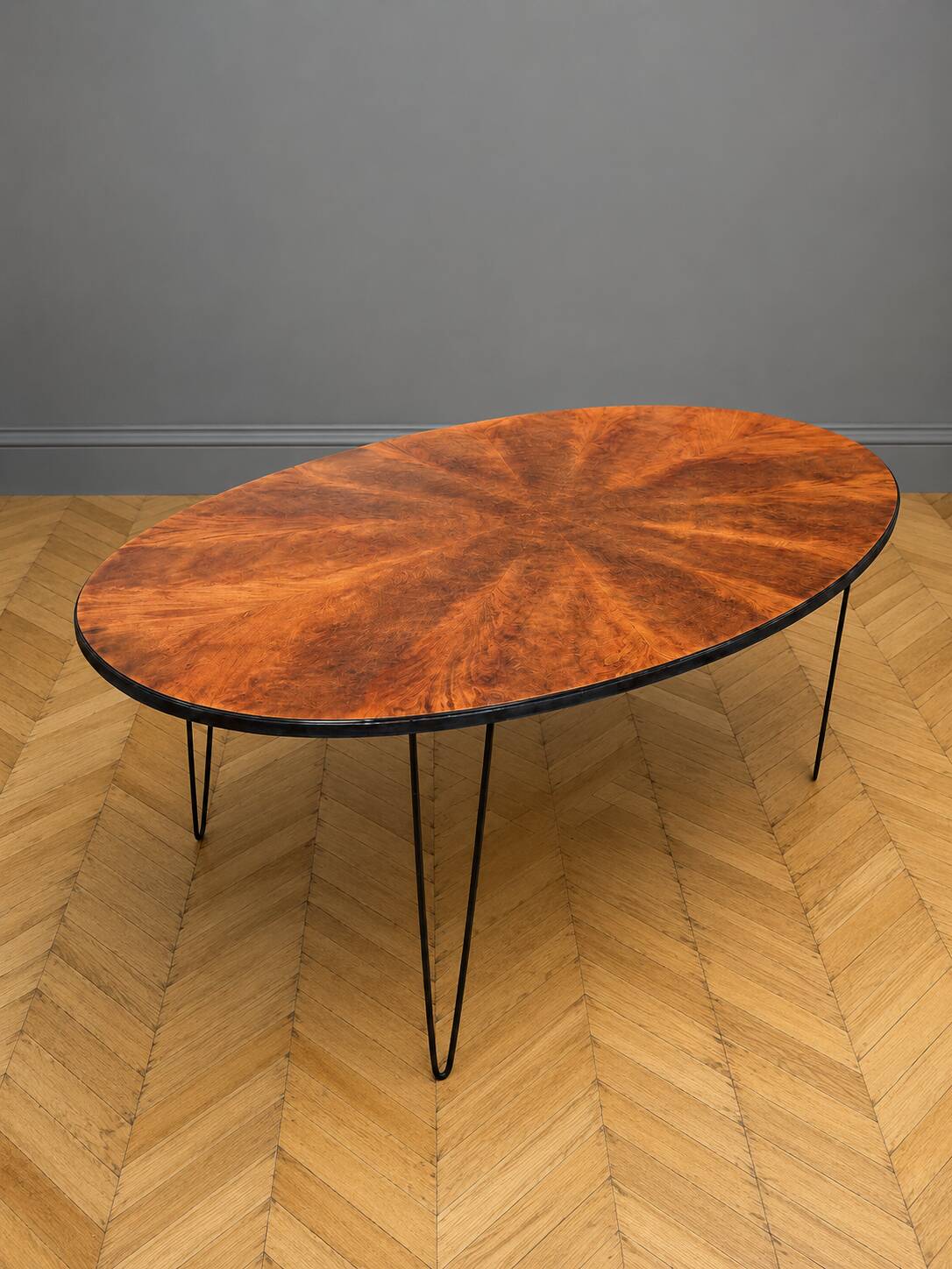 Large oval dining table – Jacobsen design 20th century