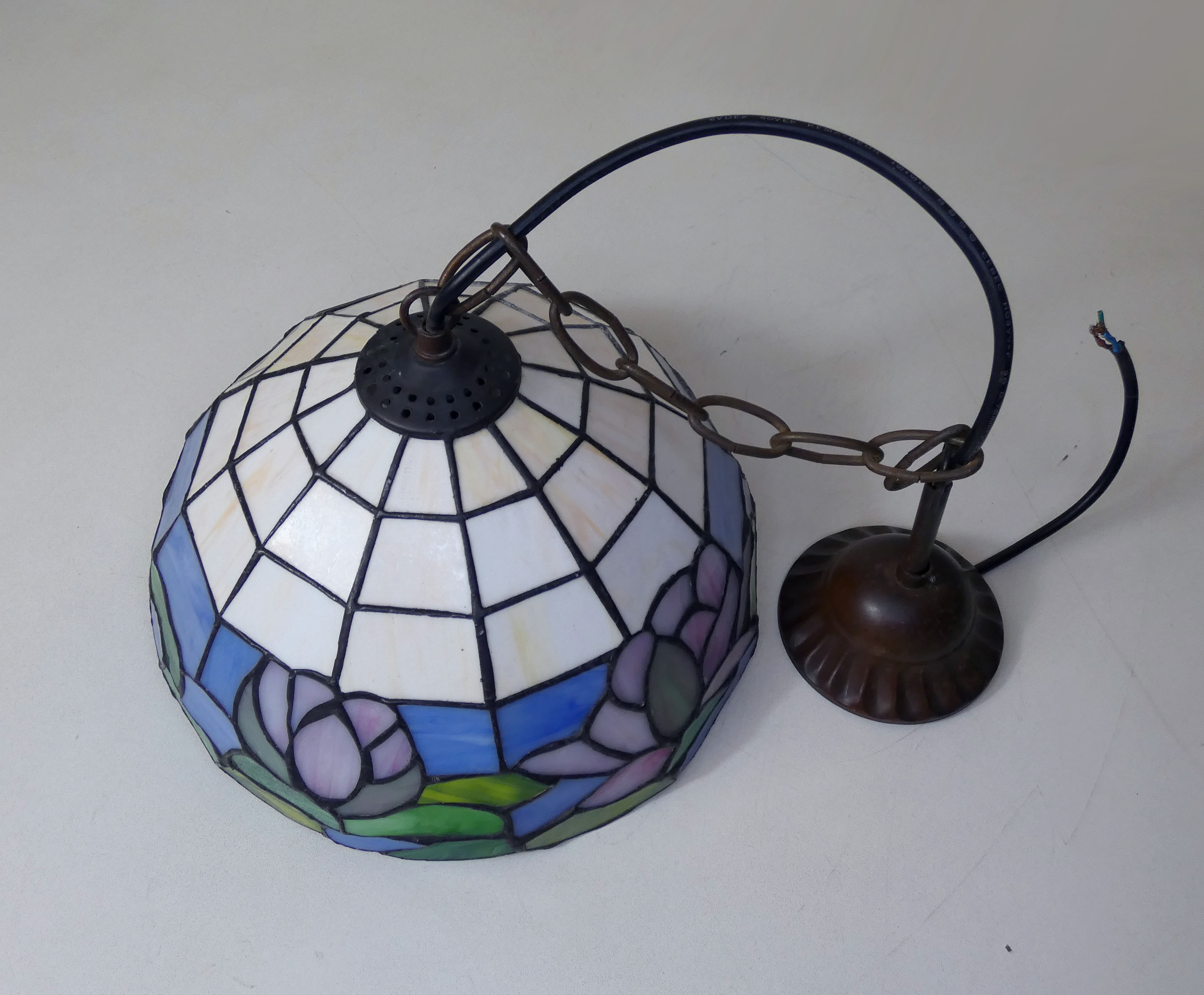 Suspension luminaire tiffany verre fleur de lotus vintage