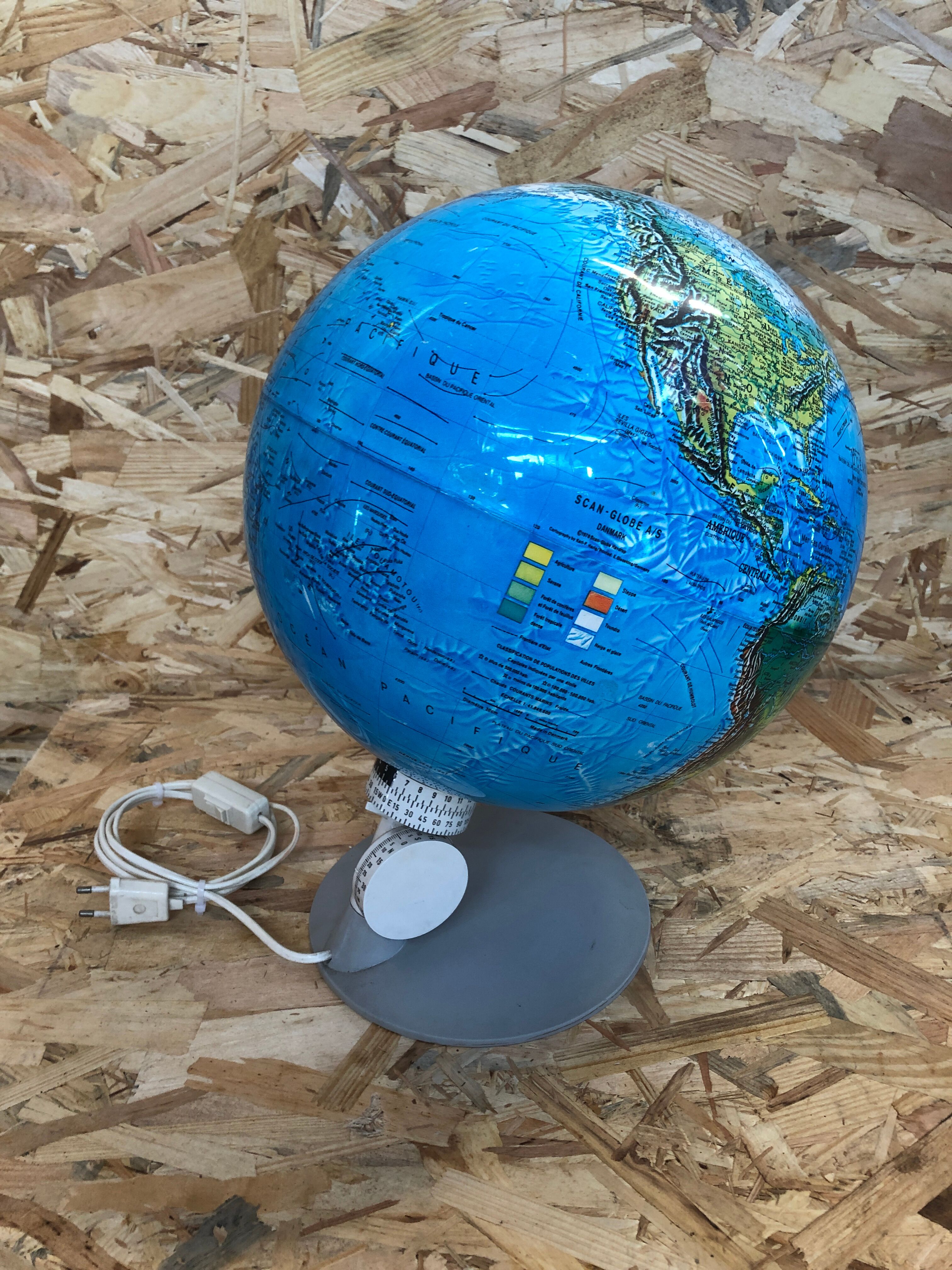 Ancien Globe Terrestre Mappemonde Globe A/S Danemark Type 2000Z Vintage