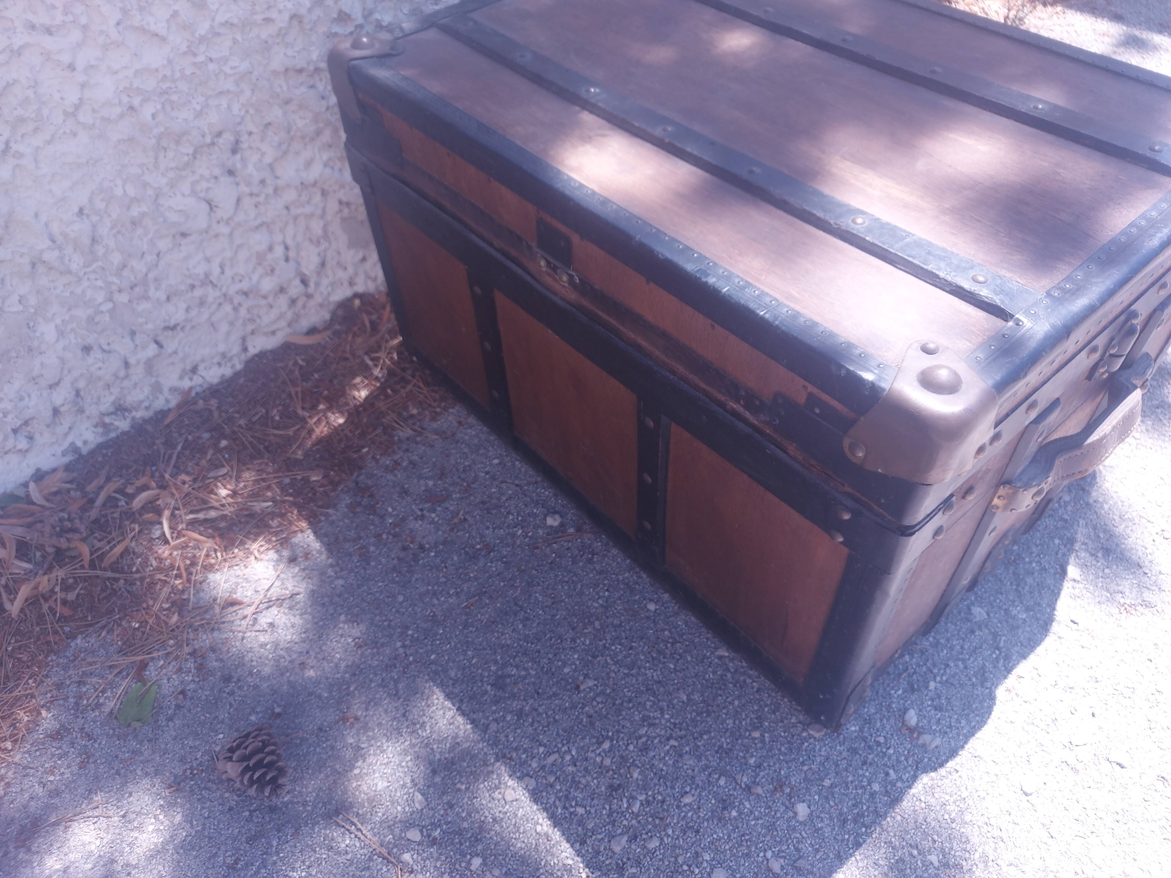 Old travel trunk , Malard trunk factory , Paris