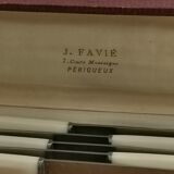 Box of 6 stainless steel knives bakelite handle