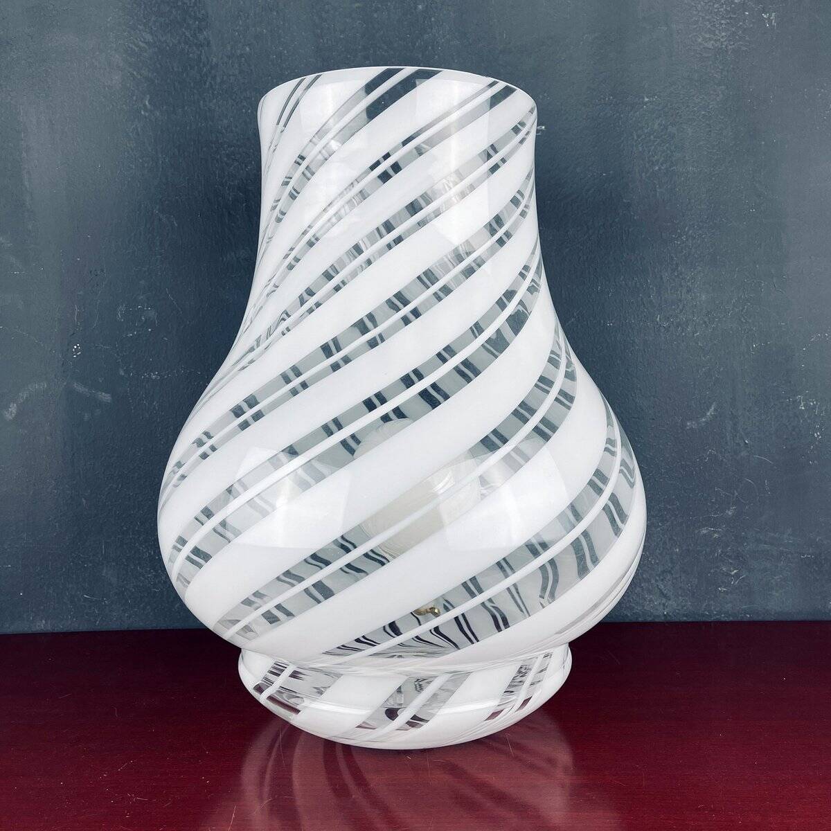 Vintage Italian mushroom table lamp by G.G. Luce for Vetri Murano, 1980s.