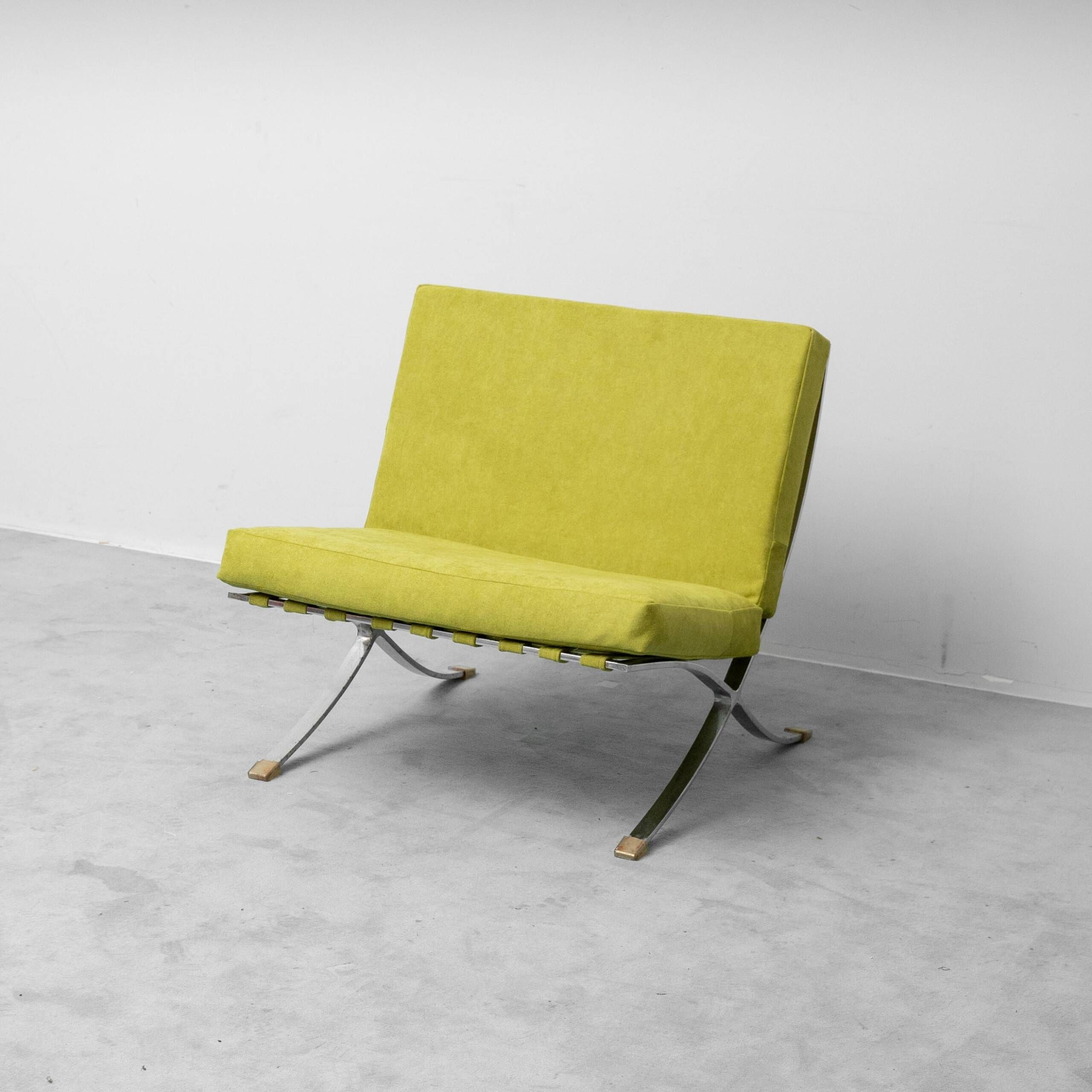 Pair of vintage lounge armchairs in chromed metal and green fabric – 1960s