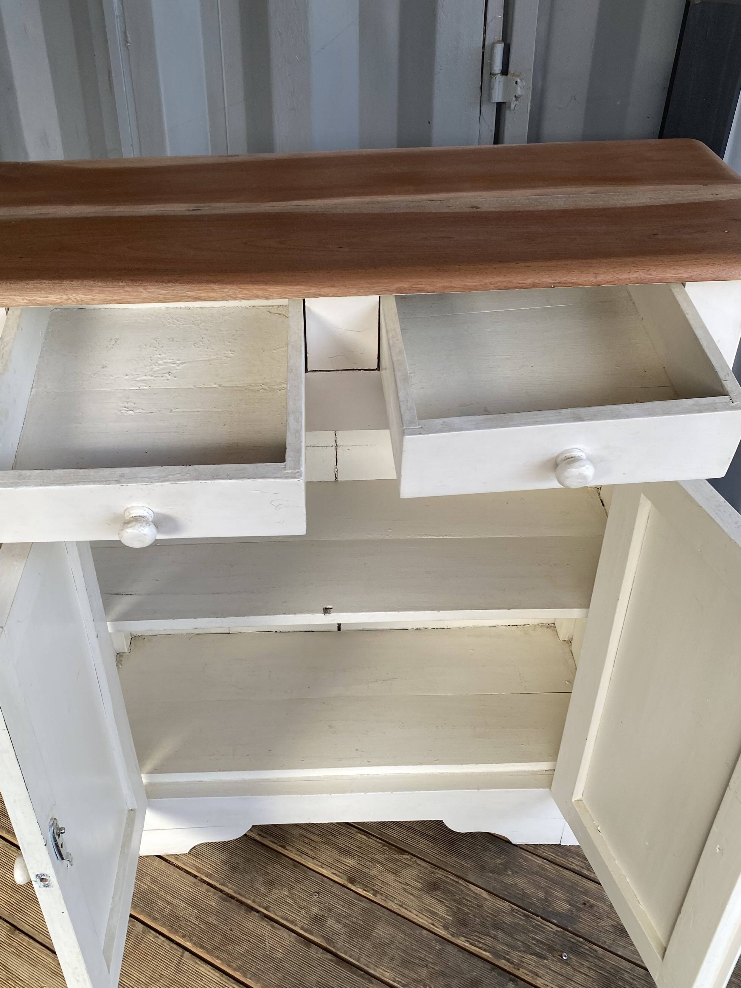 Little Parisian buffet