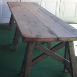 Workshop table with tray on trestles