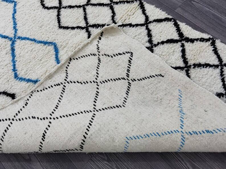 Tapis bérbere blanche décoré 250cmx150cm