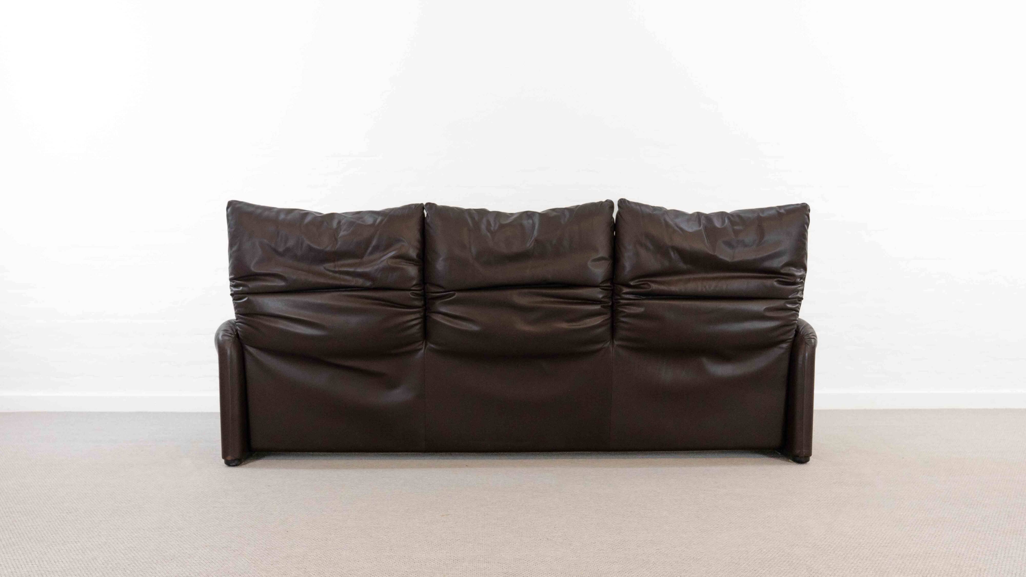 Cassina Maralunga 3seat-Sofa in darkbrown leather by Vico Magistretti