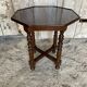 Chevet ancien, table basse octogonale en bois pieds tournés