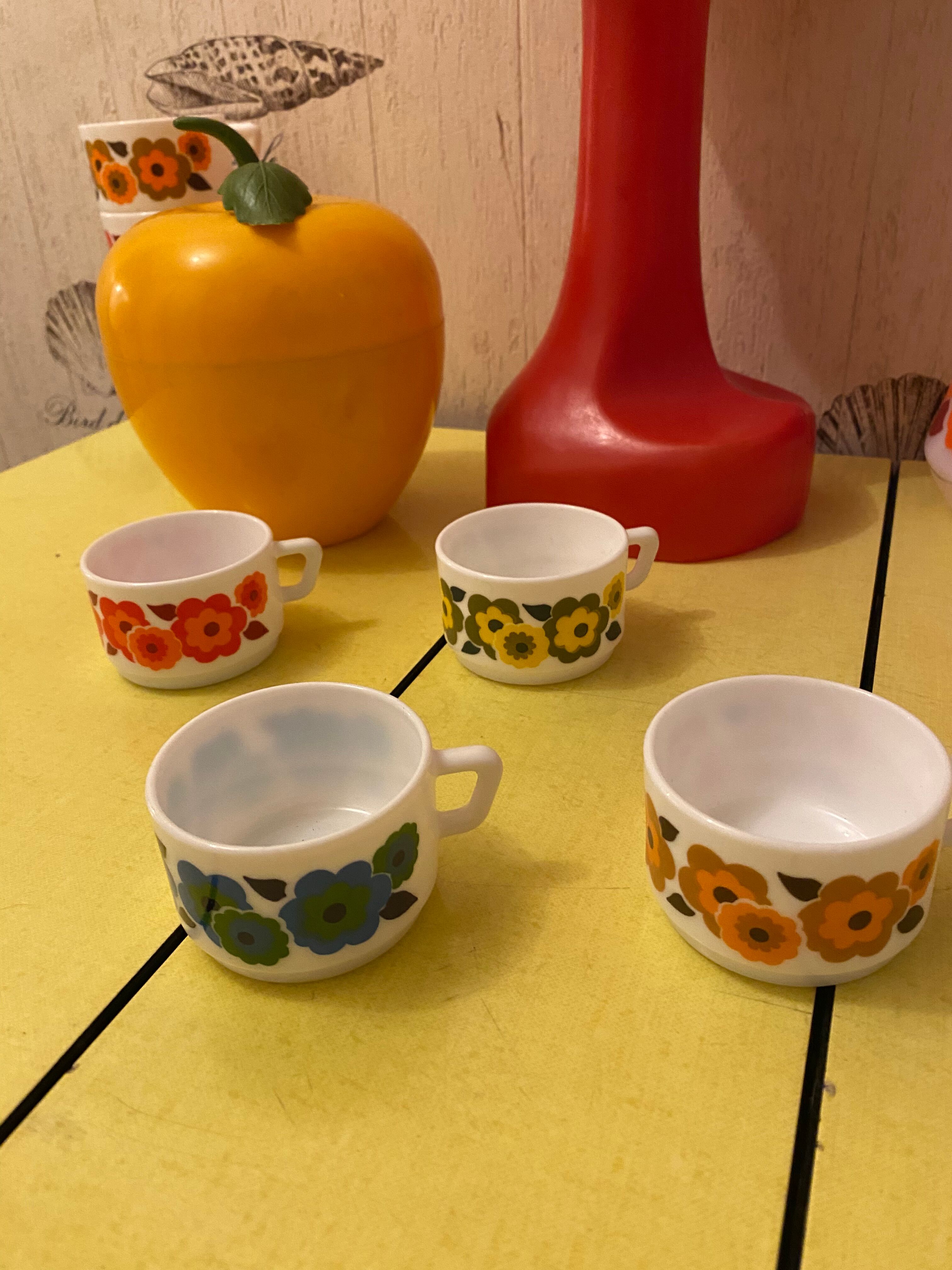Arcopal lotus espresso cup vintage retro pops 70s