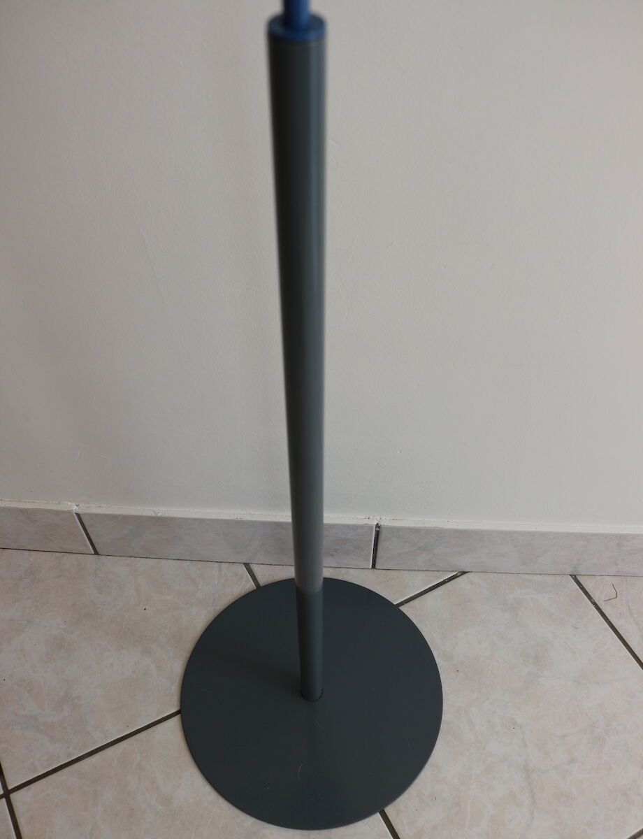Valet de chambre en métal laqué gris et bleu Pascal Mourgue