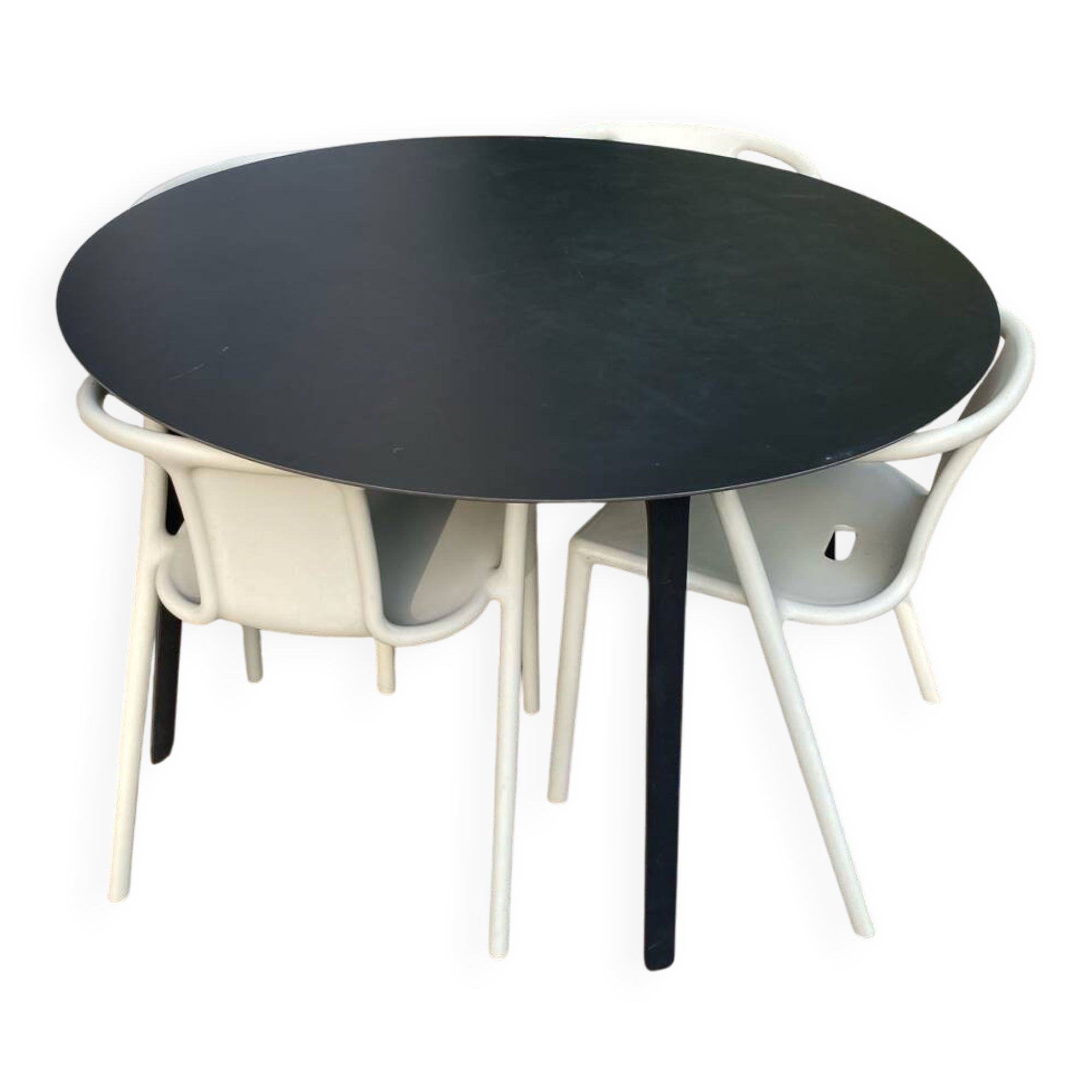 Magis table and 4 jasper morrison chairs