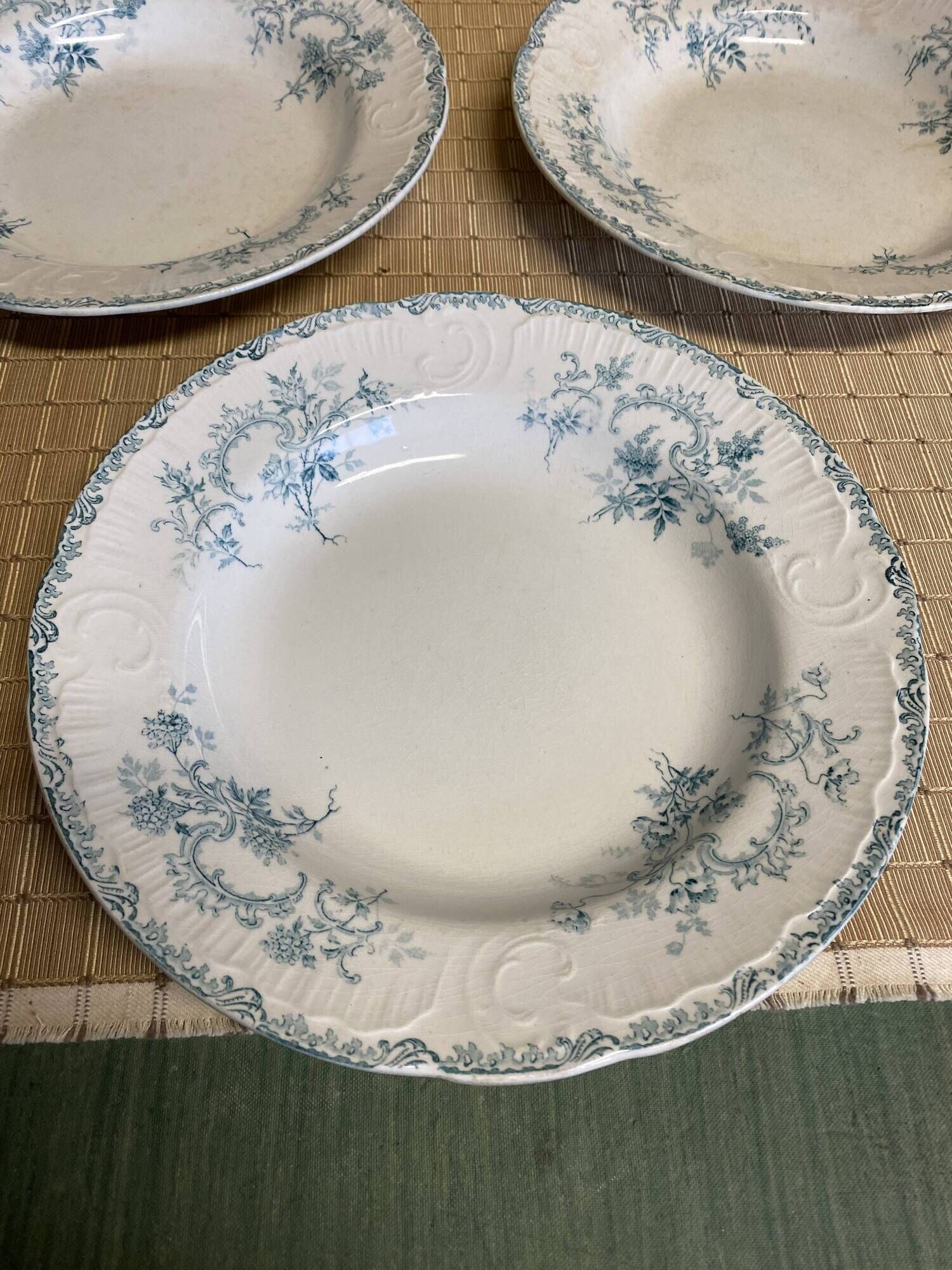 5 flat plates H.BOULENGER and cie Terre de fer, choisy le roi VILLARS