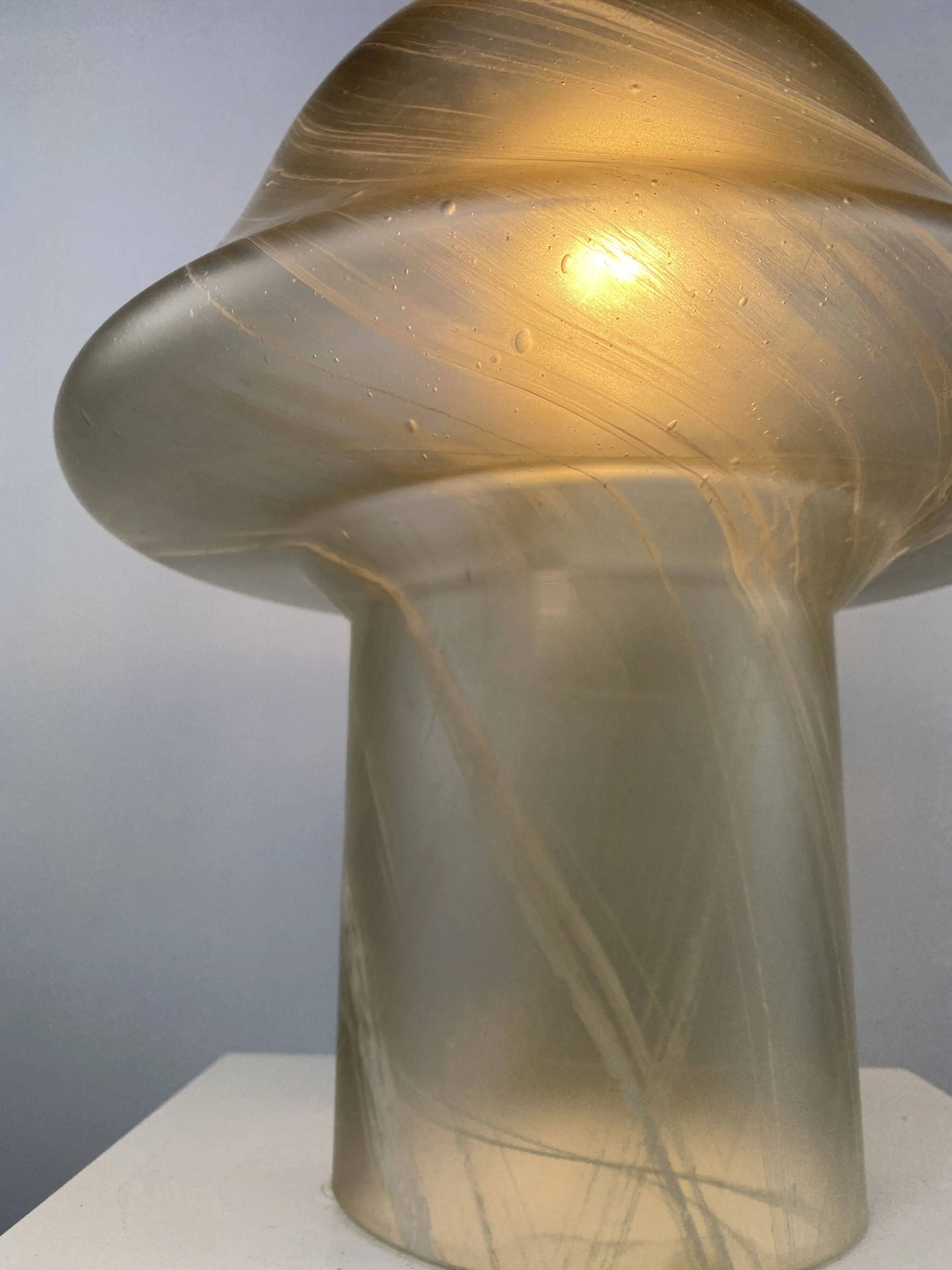 Large mushroom table lamp in clear swirling glass by Peill and Putzler XL 1970