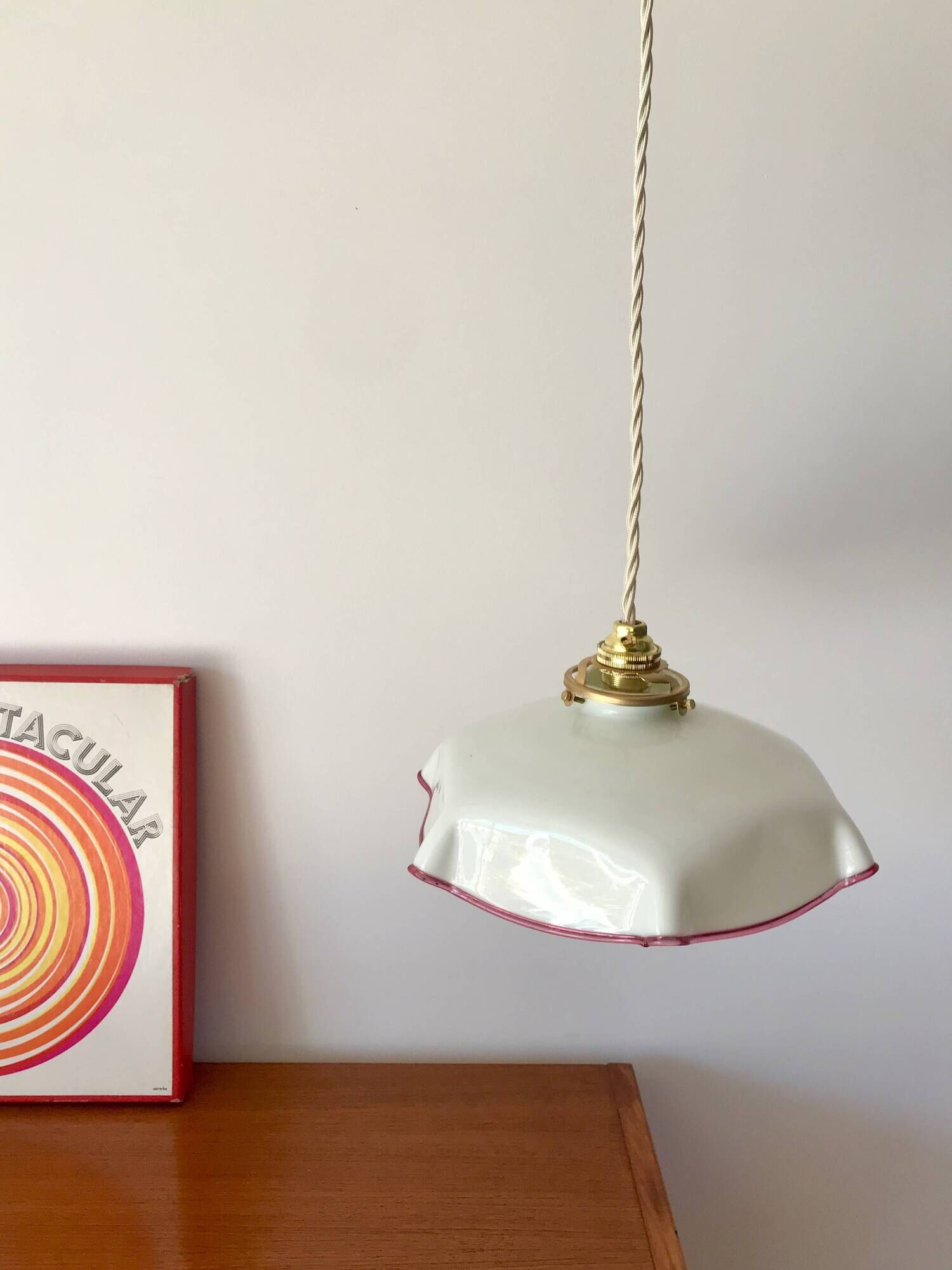 suspension in white pleated opaline and burgundy edging from the 1950s