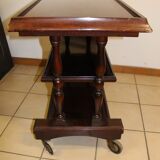 Serving table