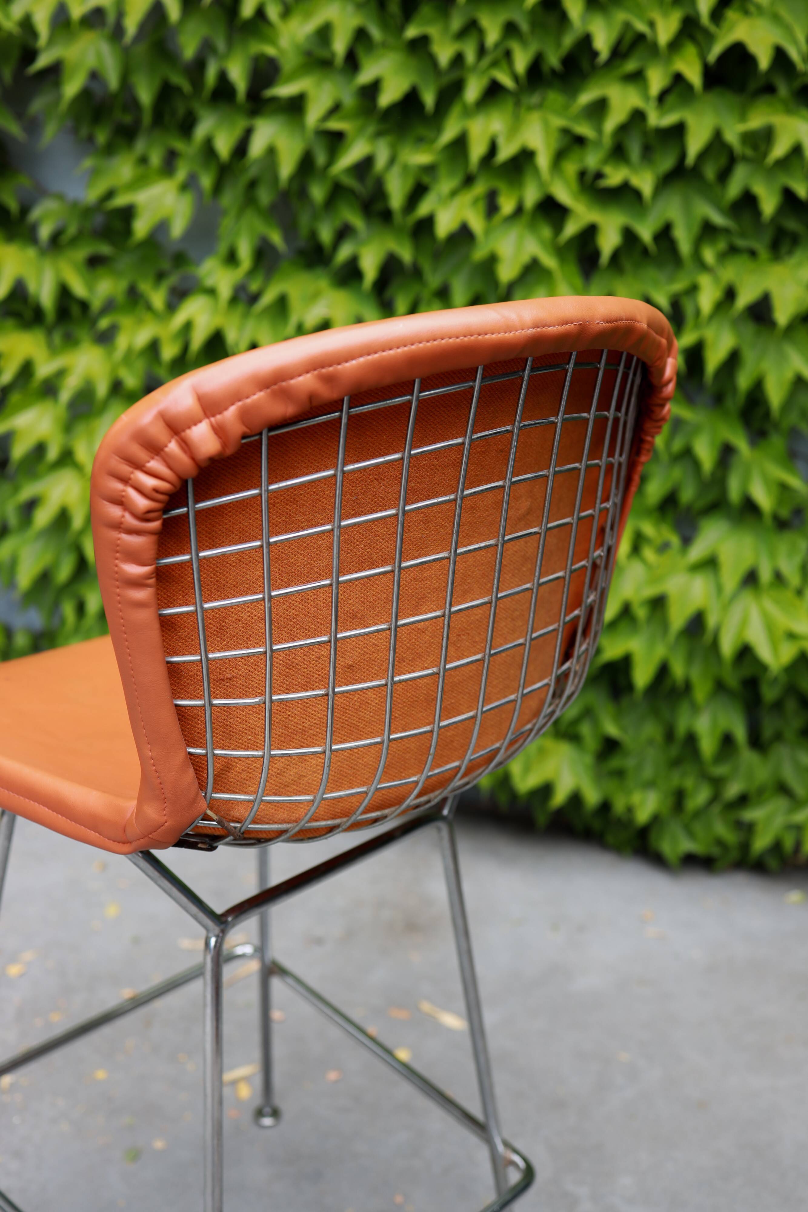 Bar stool by Harry Bertoia
