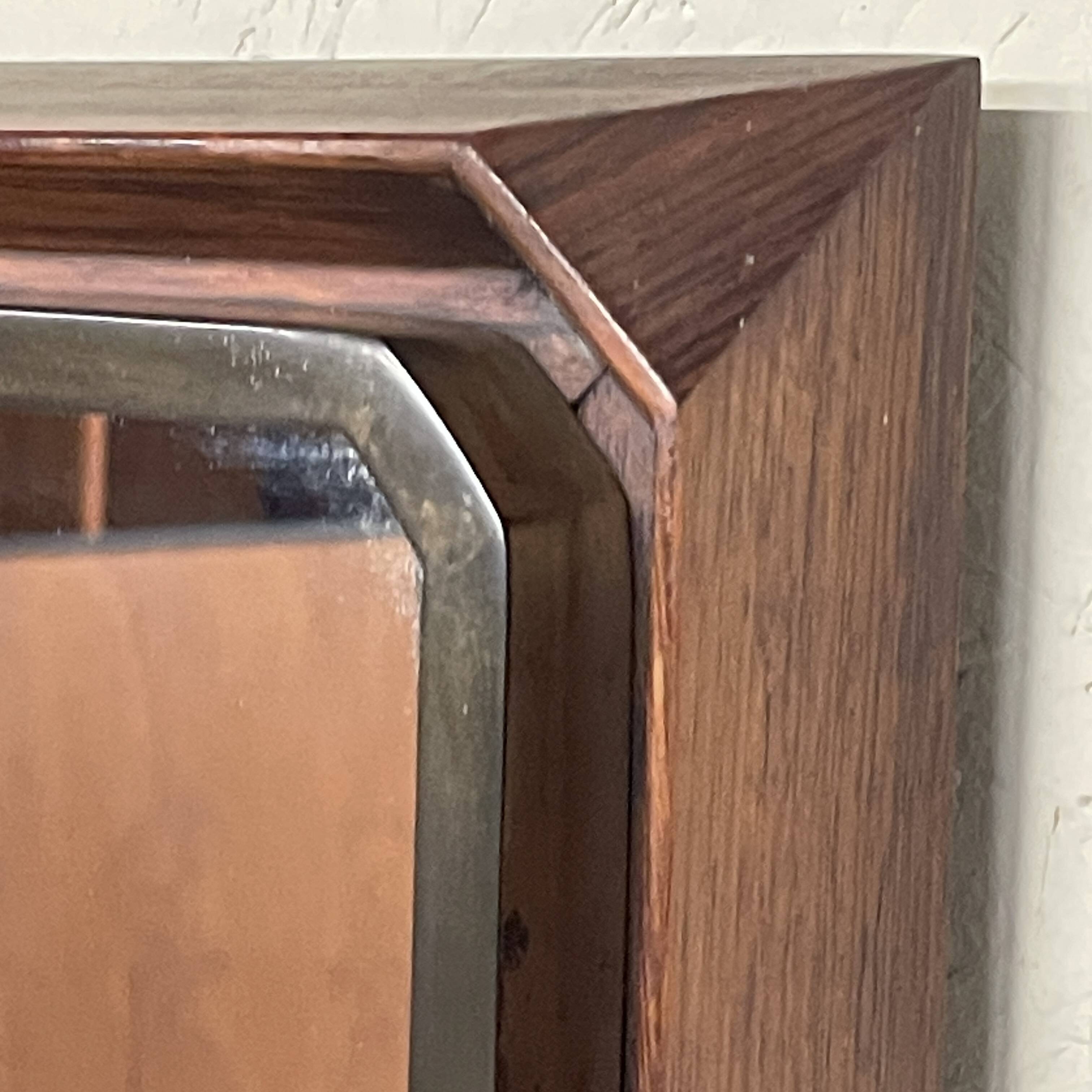 Specchio da parete rettangolare degli anni '50 in legno e ottone