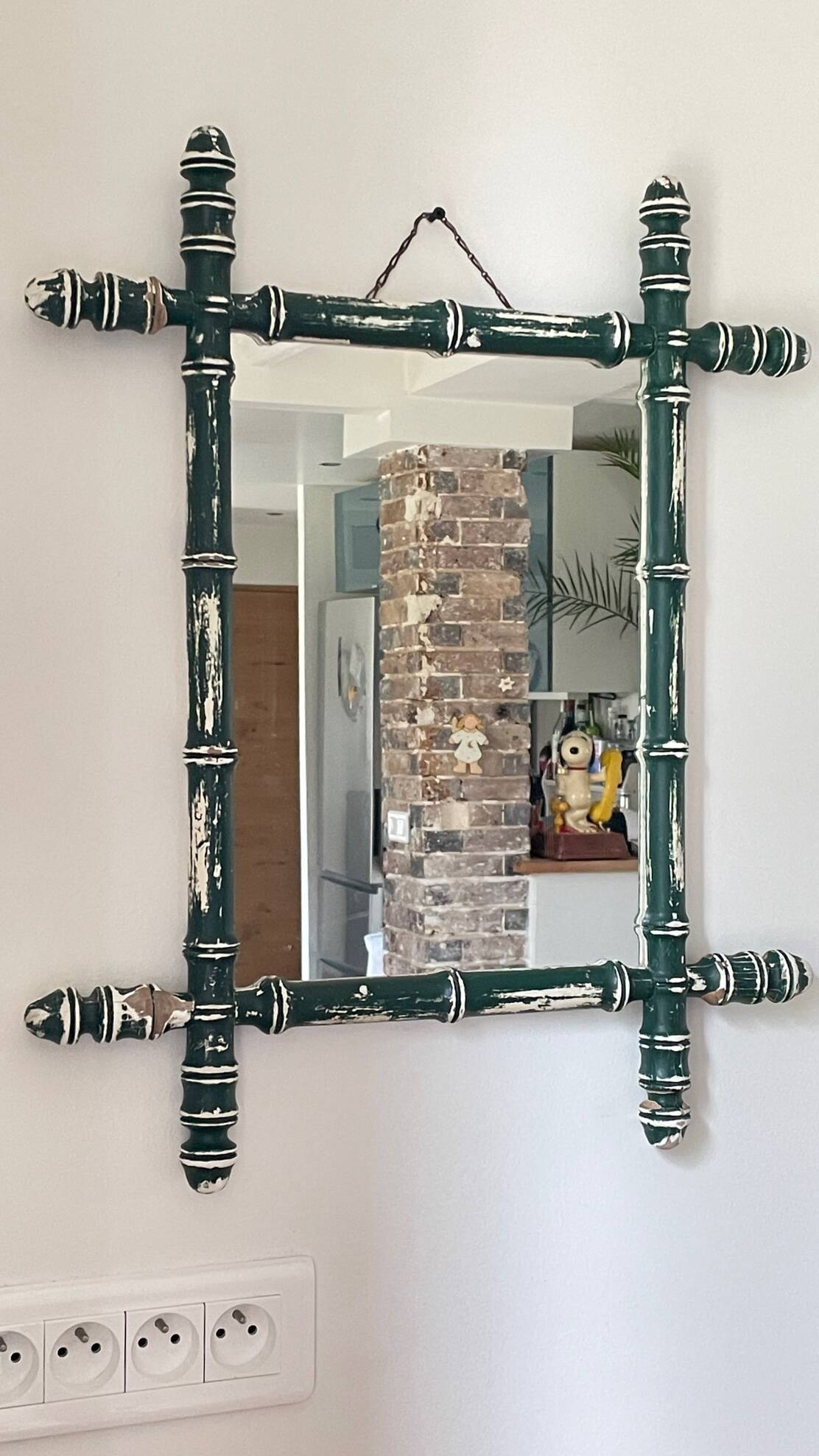 Miroir ancien en bois formant bambou