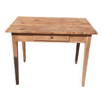 Table en bois brut