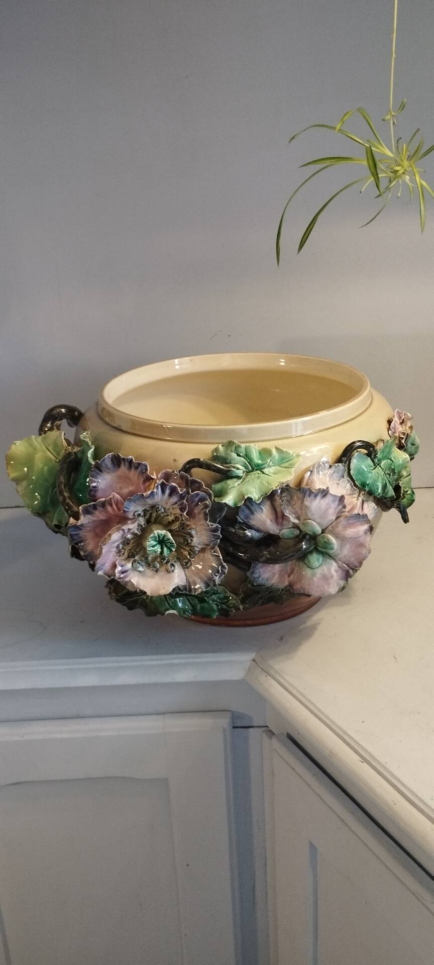 Large cache pot in earthenware, Art Nouveau.