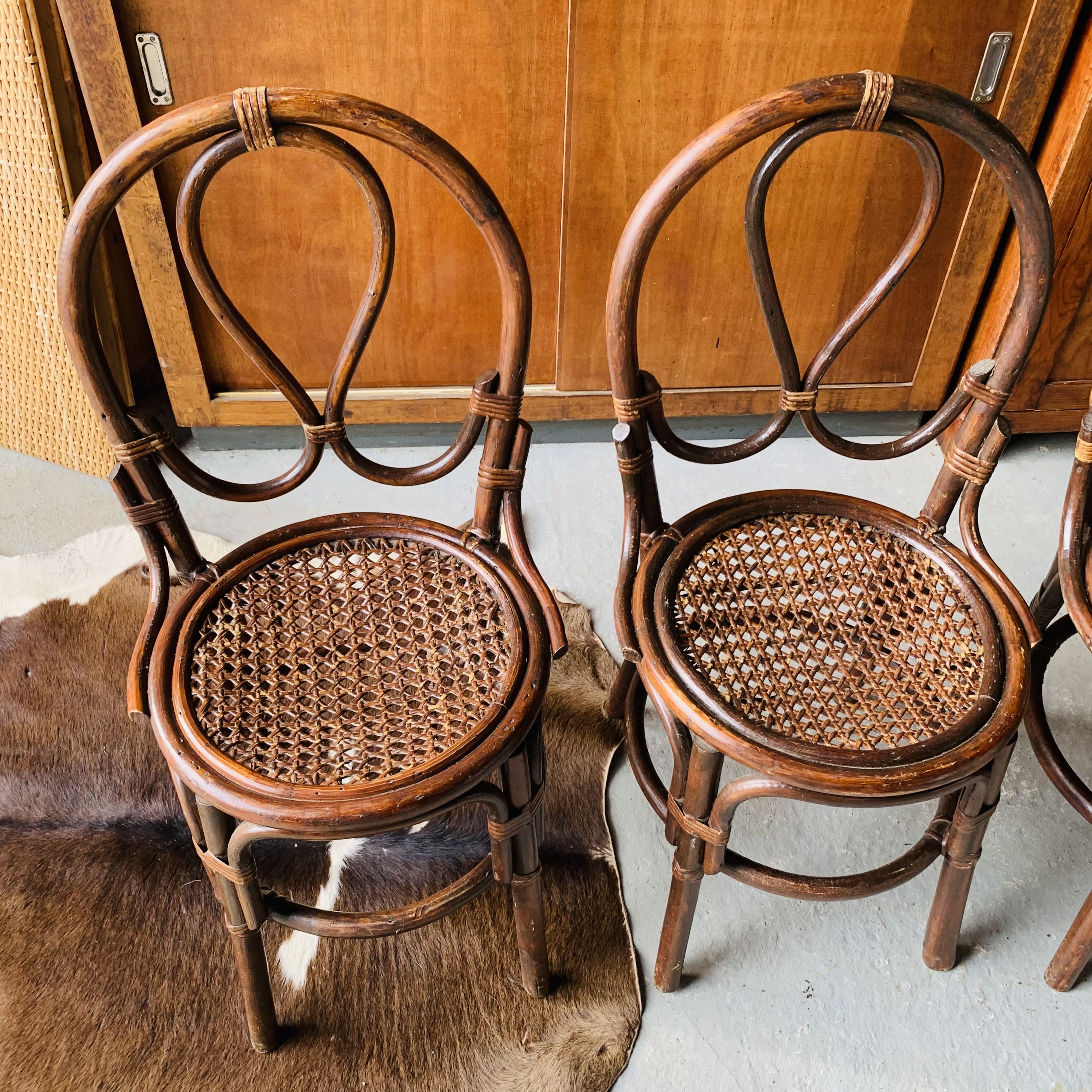 Set of 4 rattan chairs canned