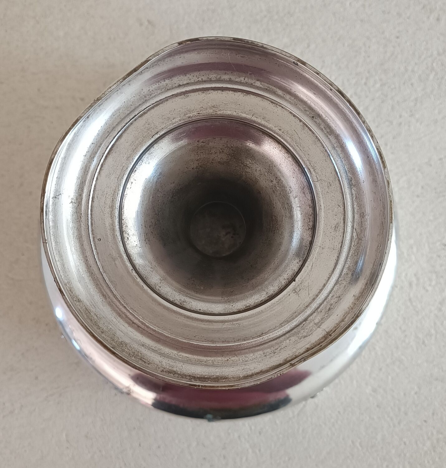 Silver metal stand cup