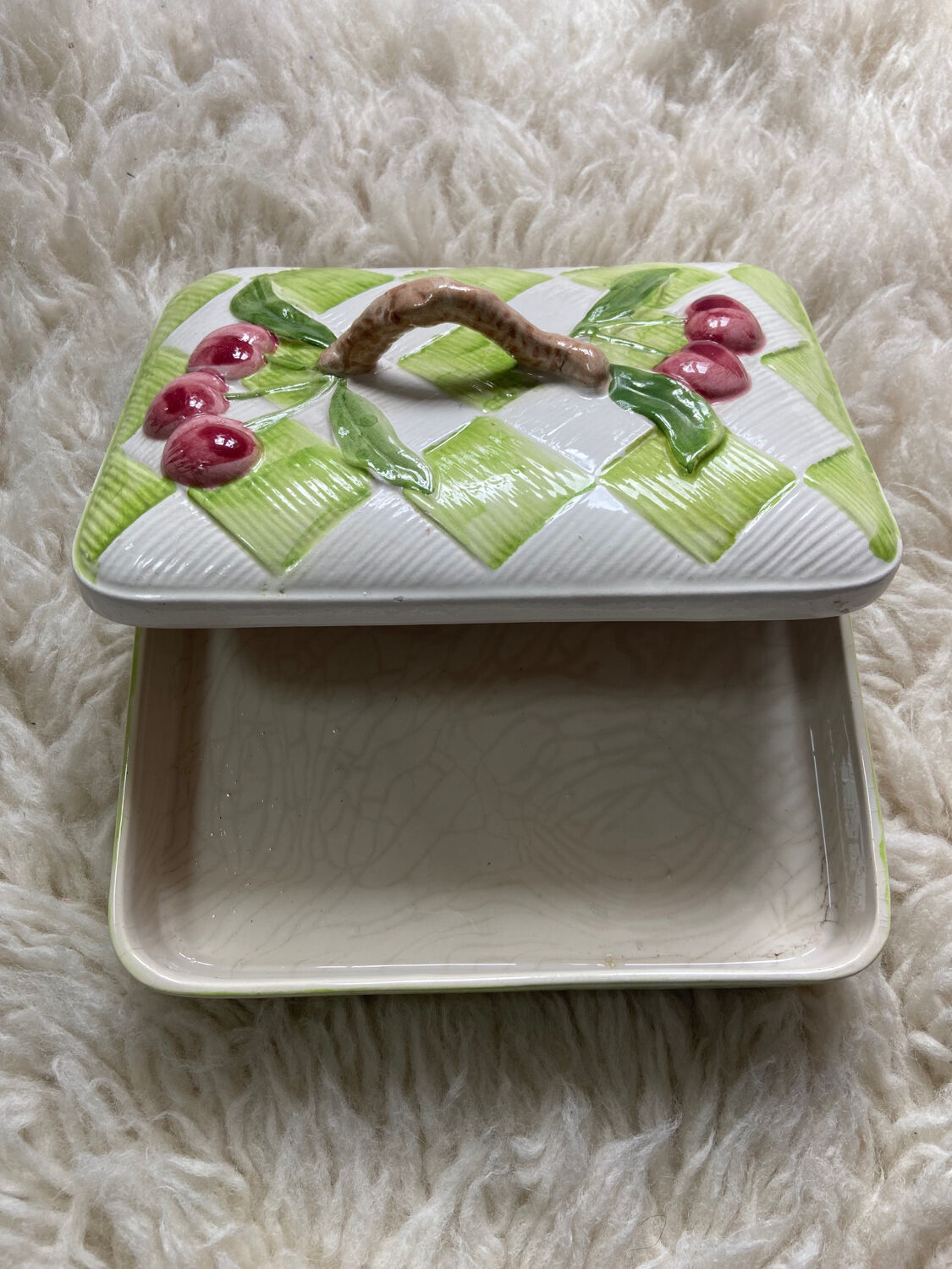 Box Ceramic Cherries Slip