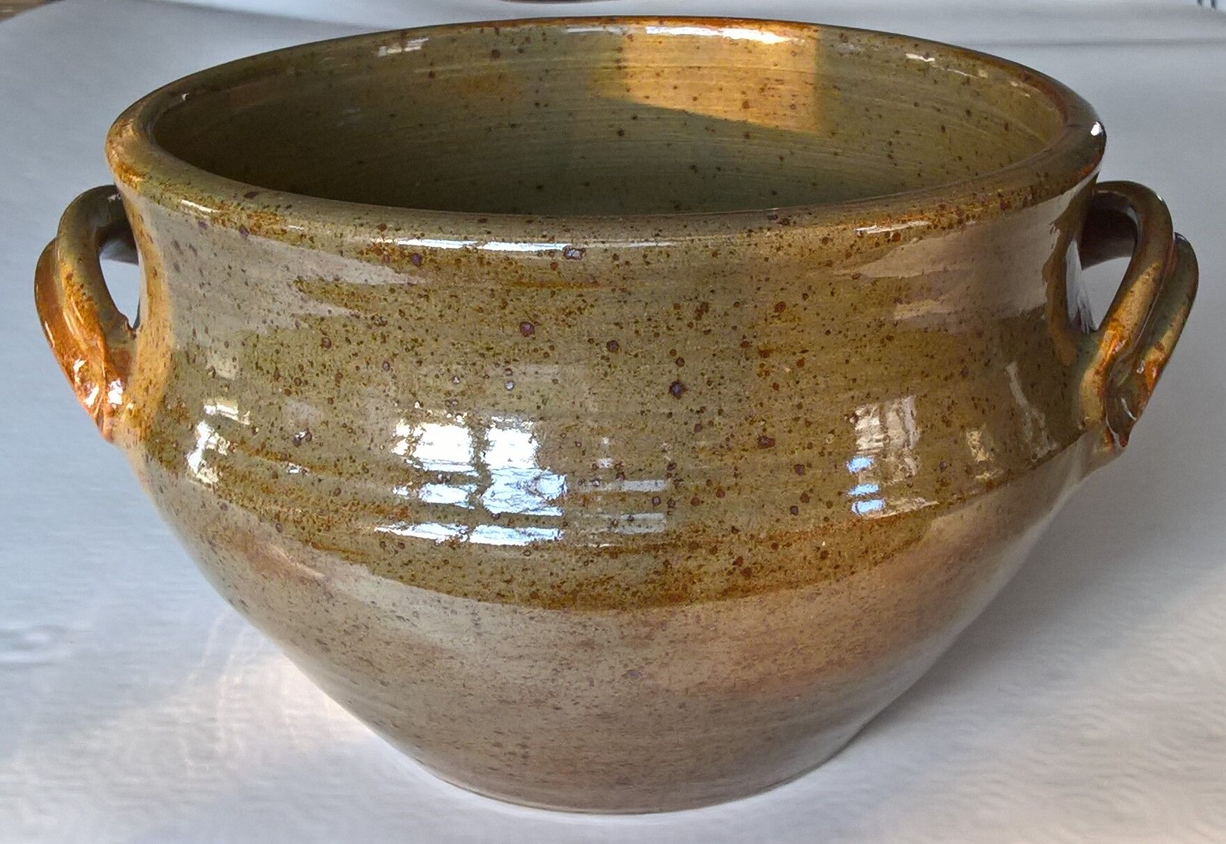 Bowl of varnished sandstone