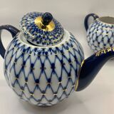 Service à thé russe en porcelaine Lomonosov en filet de Cobalt