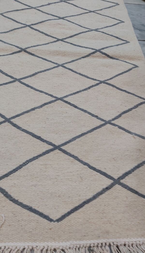 Tapis beige et gris traditionnel fait main - 144x73cm