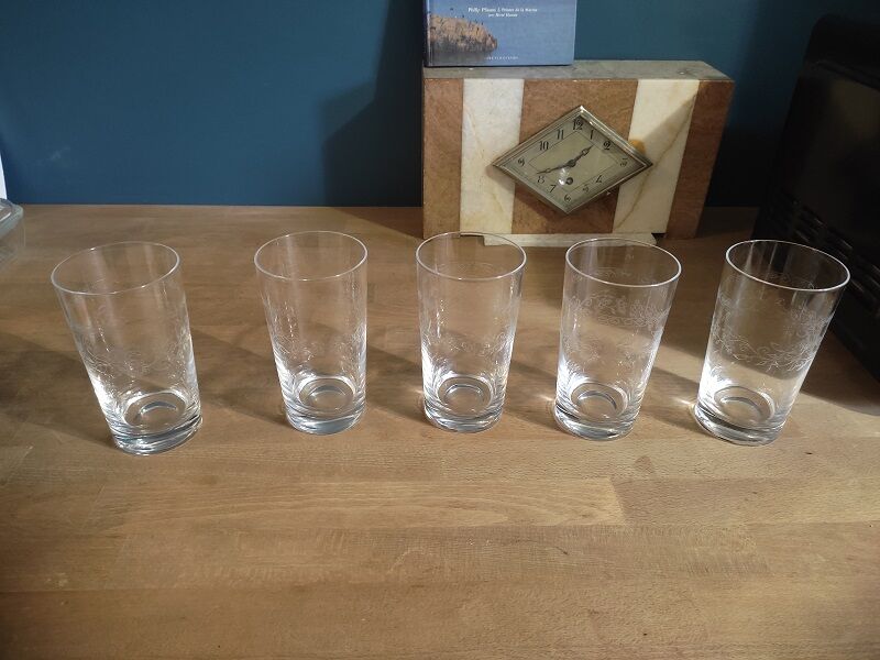 Crystal glasses chiseled flower