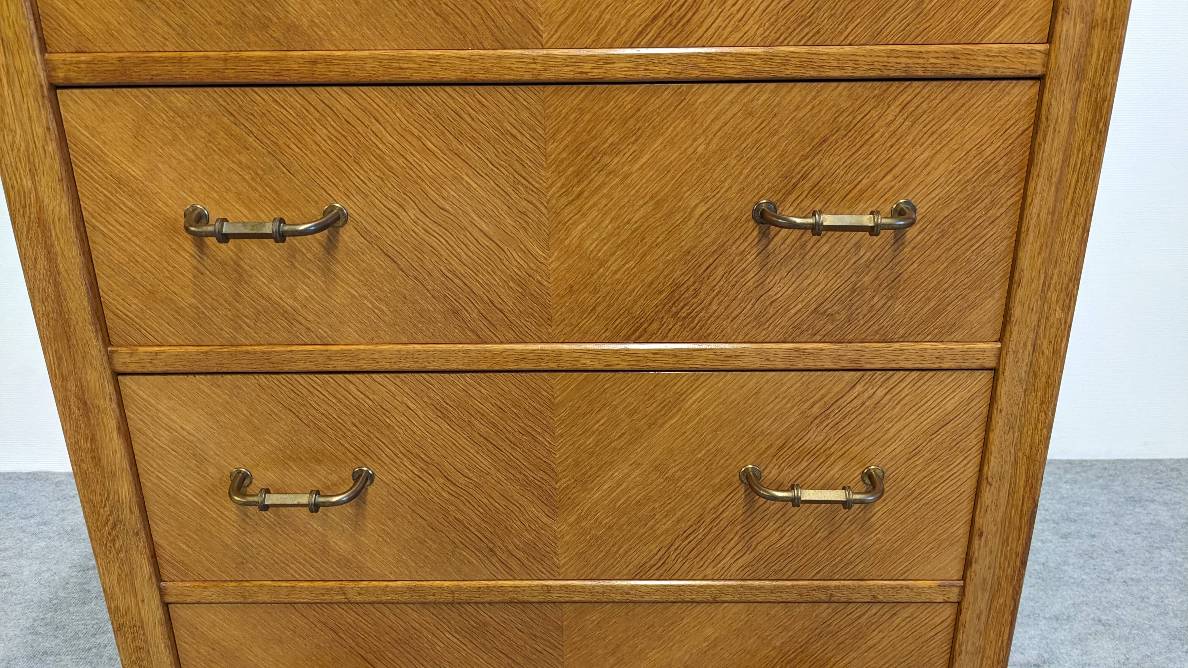 Commode, chiffonnier 5 tiroirs en chêne blond, France vers 1950