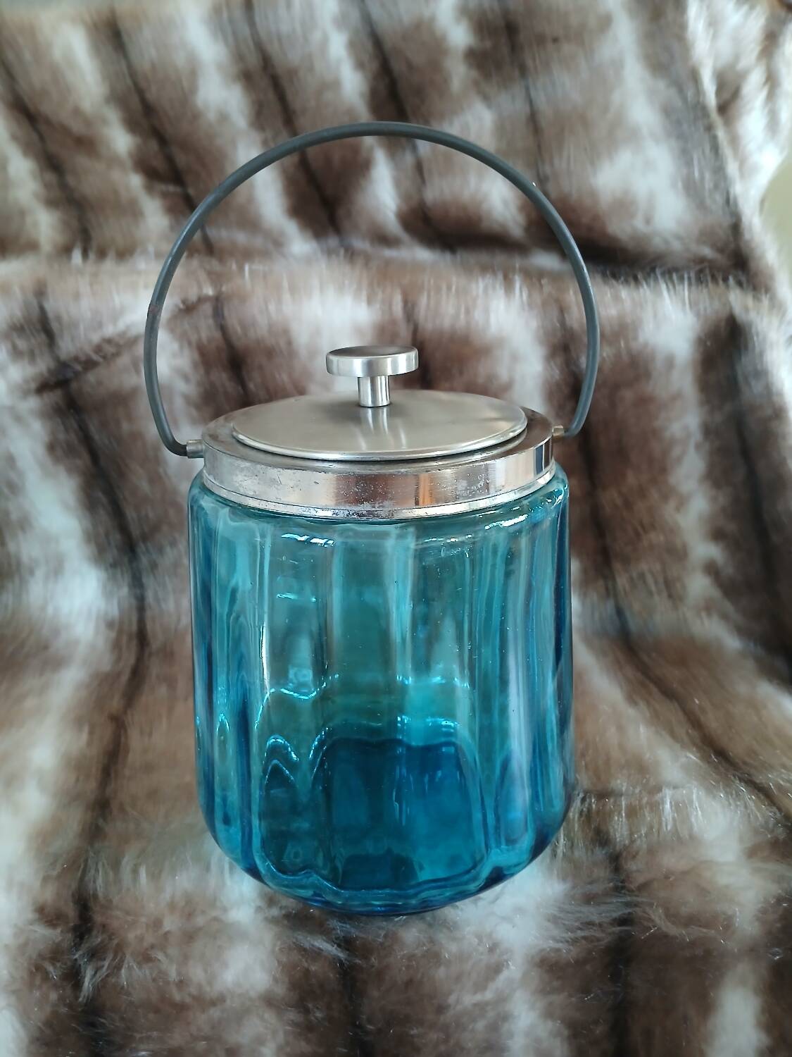 Bonbonnière en verre bleu