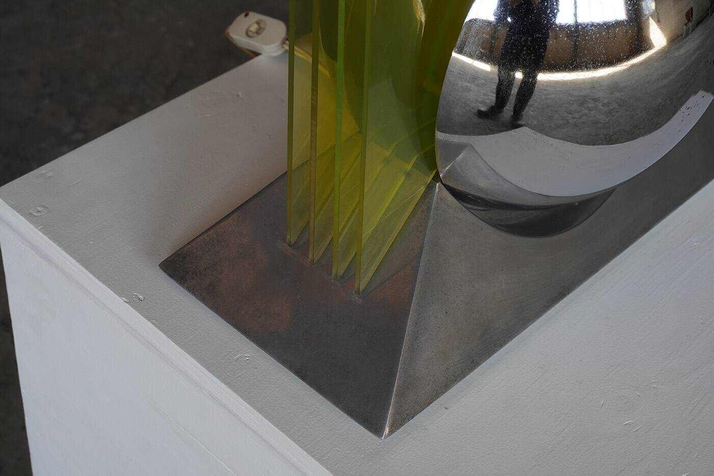 Sergio Giobbi and Patrizia Innocenti for Metalmobili 'Sfera' table lamp, Italy 1970s