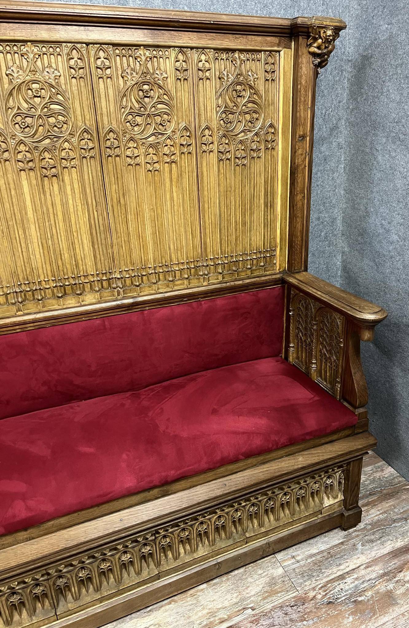 Monumental Gothic style bench in solid oak and patinated plaster circa 1800 / length 282 cm