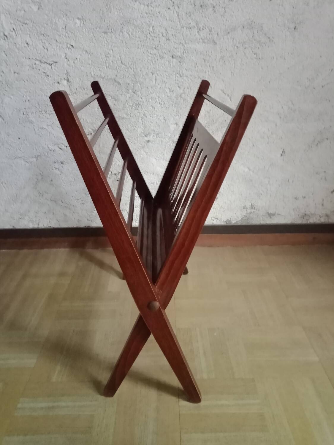 Cees Braackman folding magazine rack