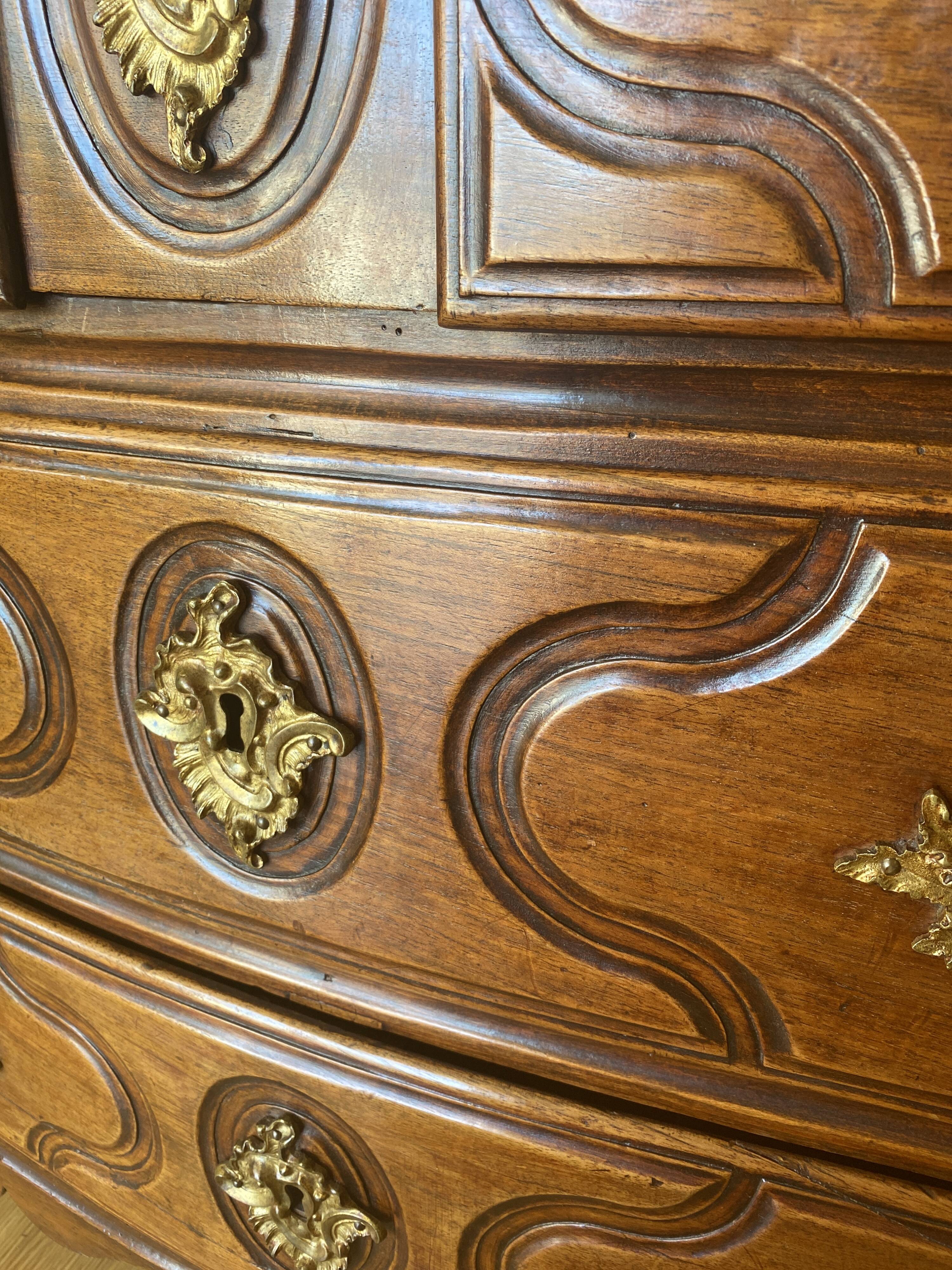 Louis XV dresser