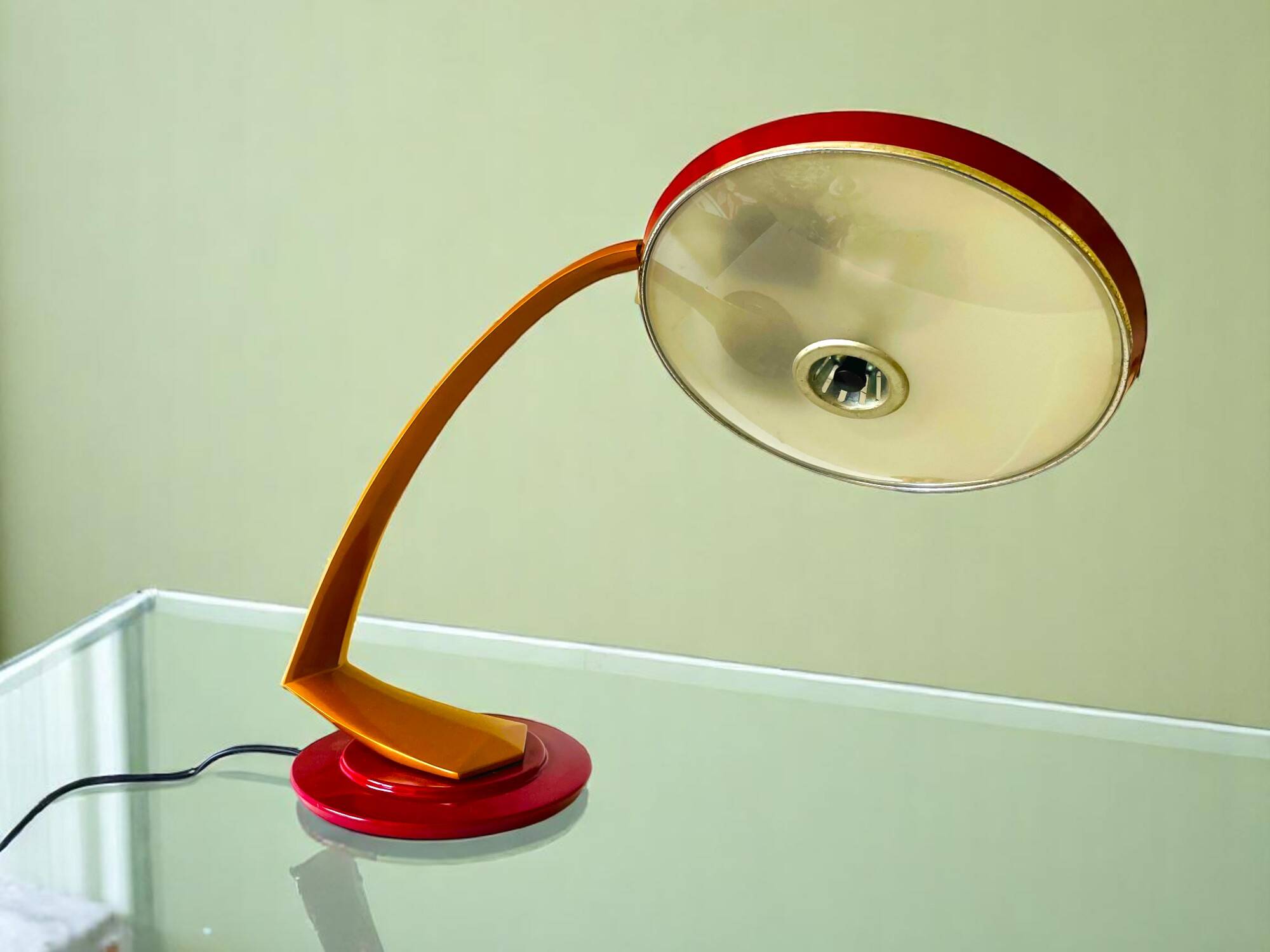 Red desk lamp Boomerang 2000 by Fase