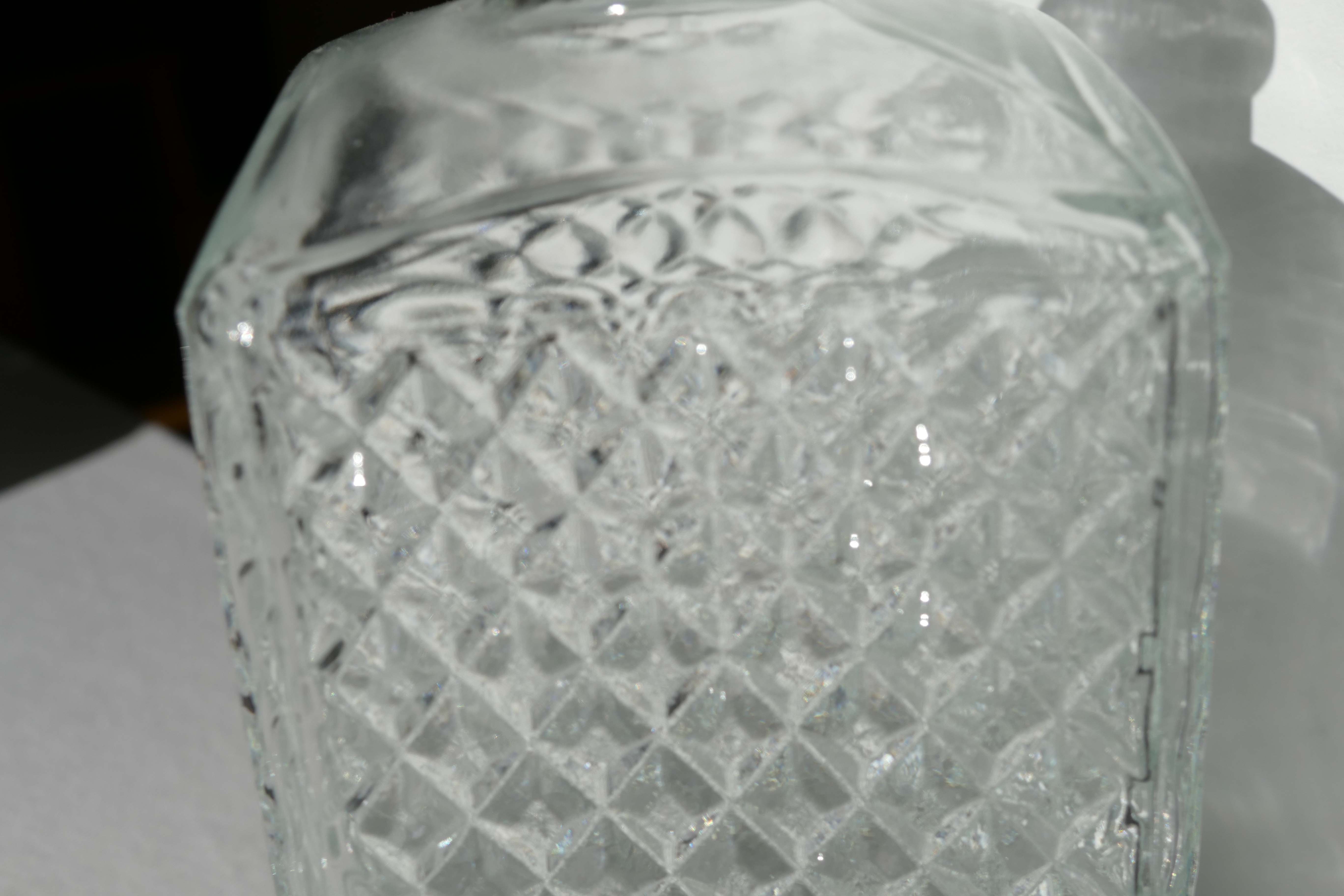 Carafe à whisky vintage verre ciselé