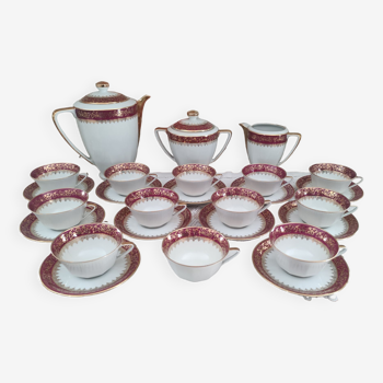 26-piece coffee service for 12 people in Limoges porcelain, burgundy decor and floral gilding