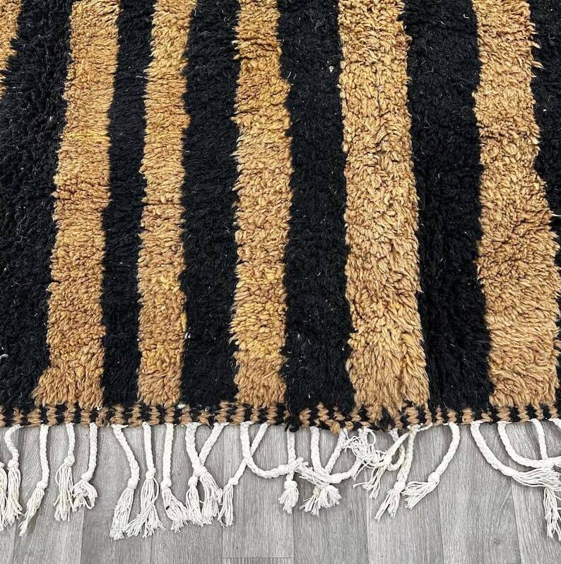 Traditional handmade pure wool beni ourain rug, size 1.5/2.5 m.