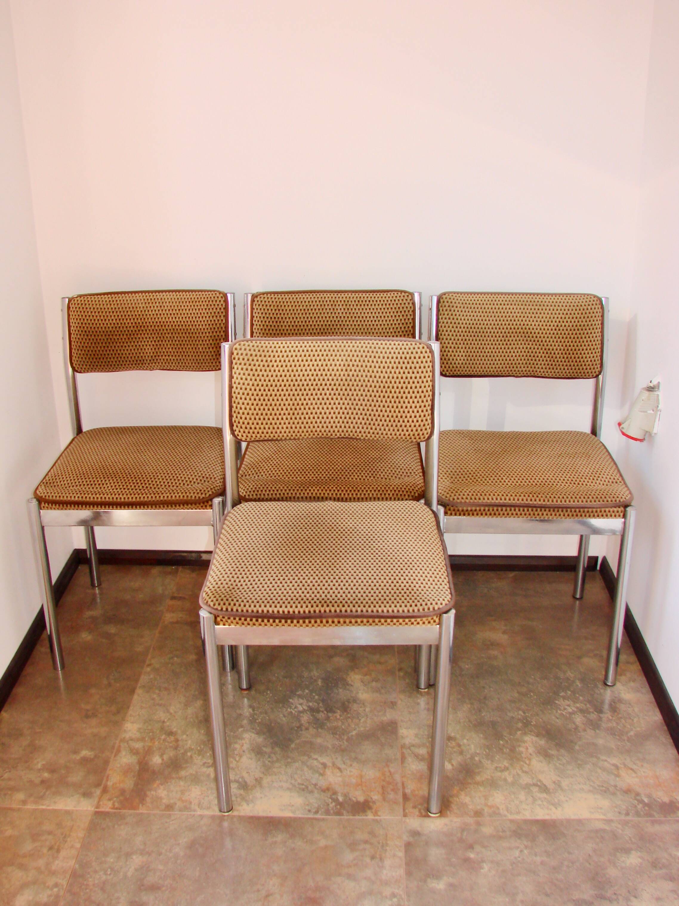 Set of 4 chairs from the 1970s – chrome, vintage fabric